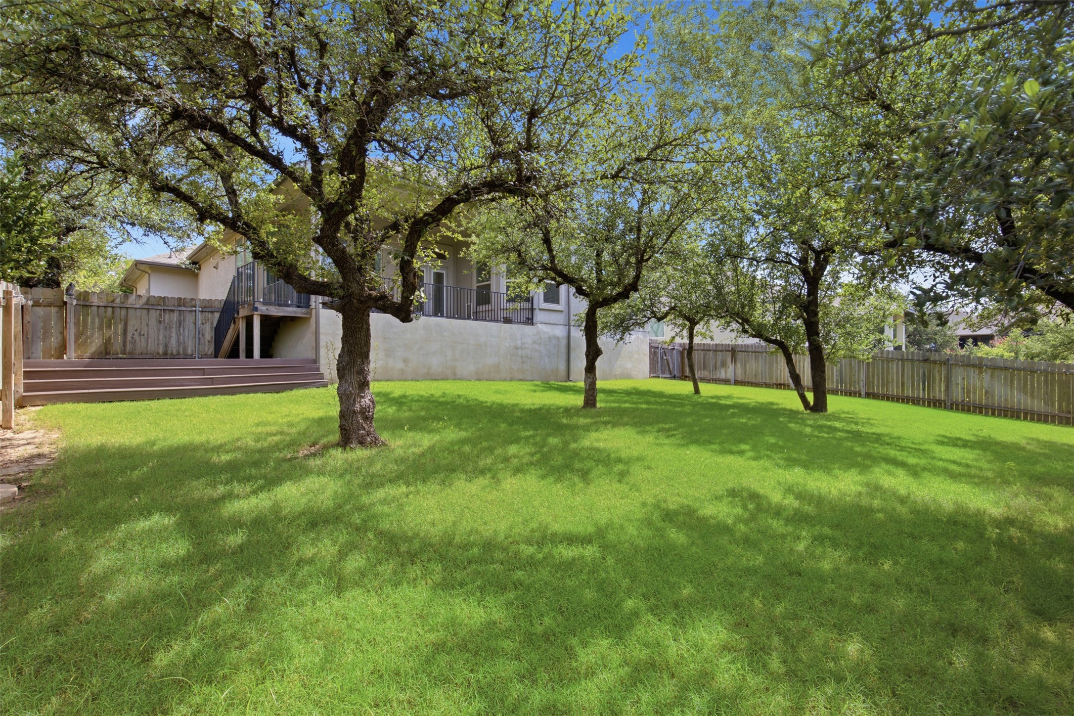 main property photo 32