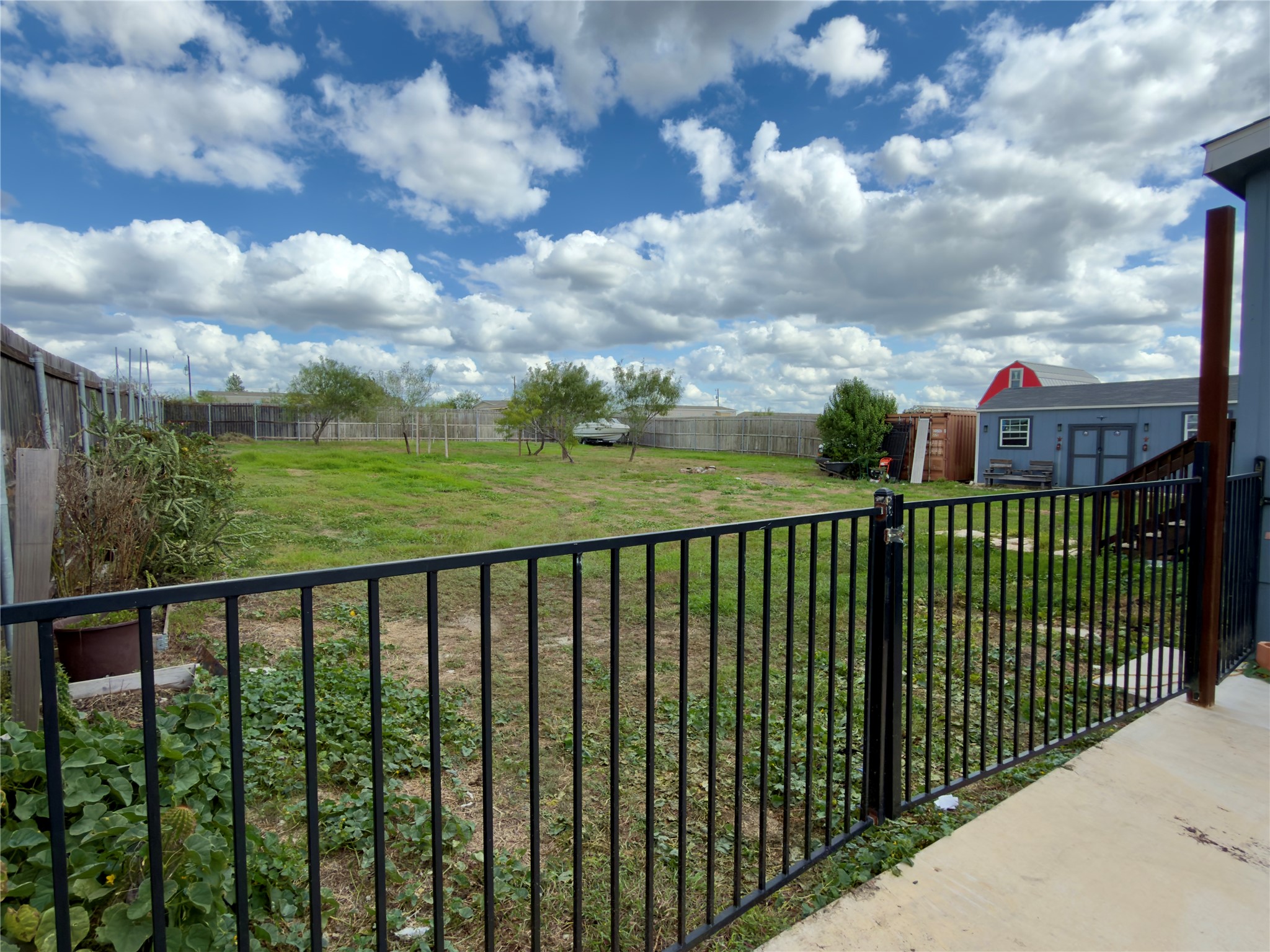 main property photo 29