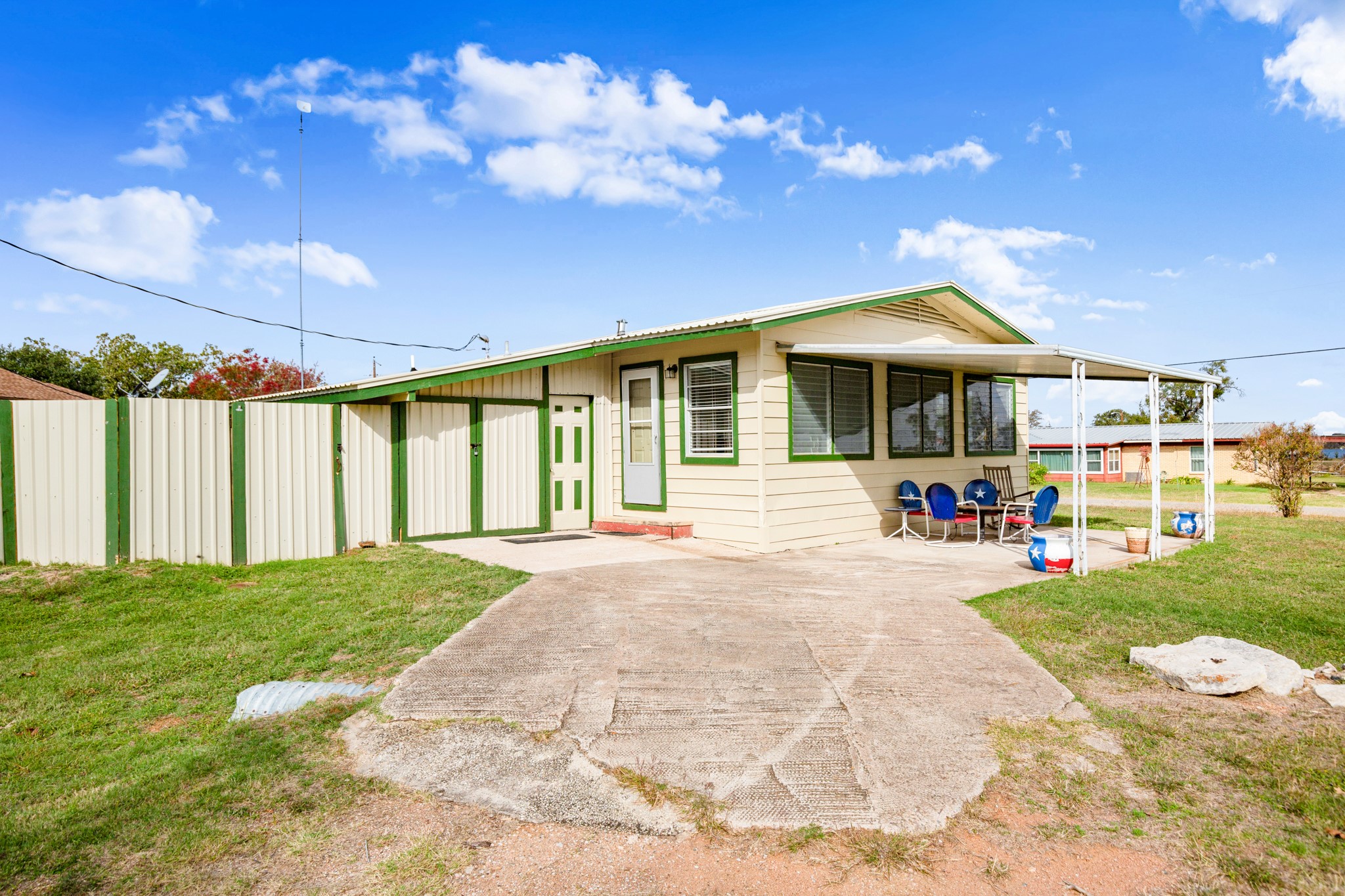 main property photo 22