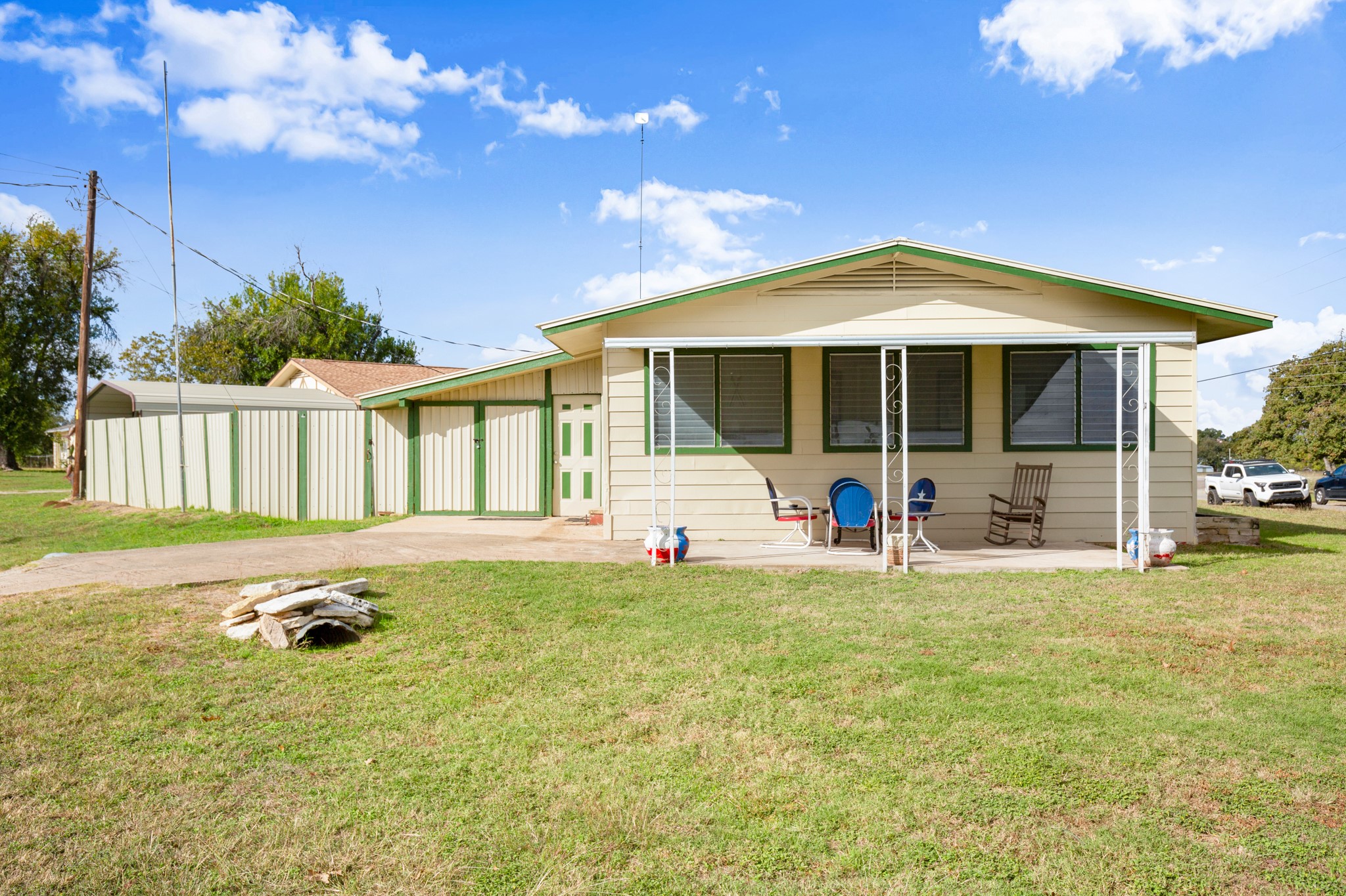 main property photo 23