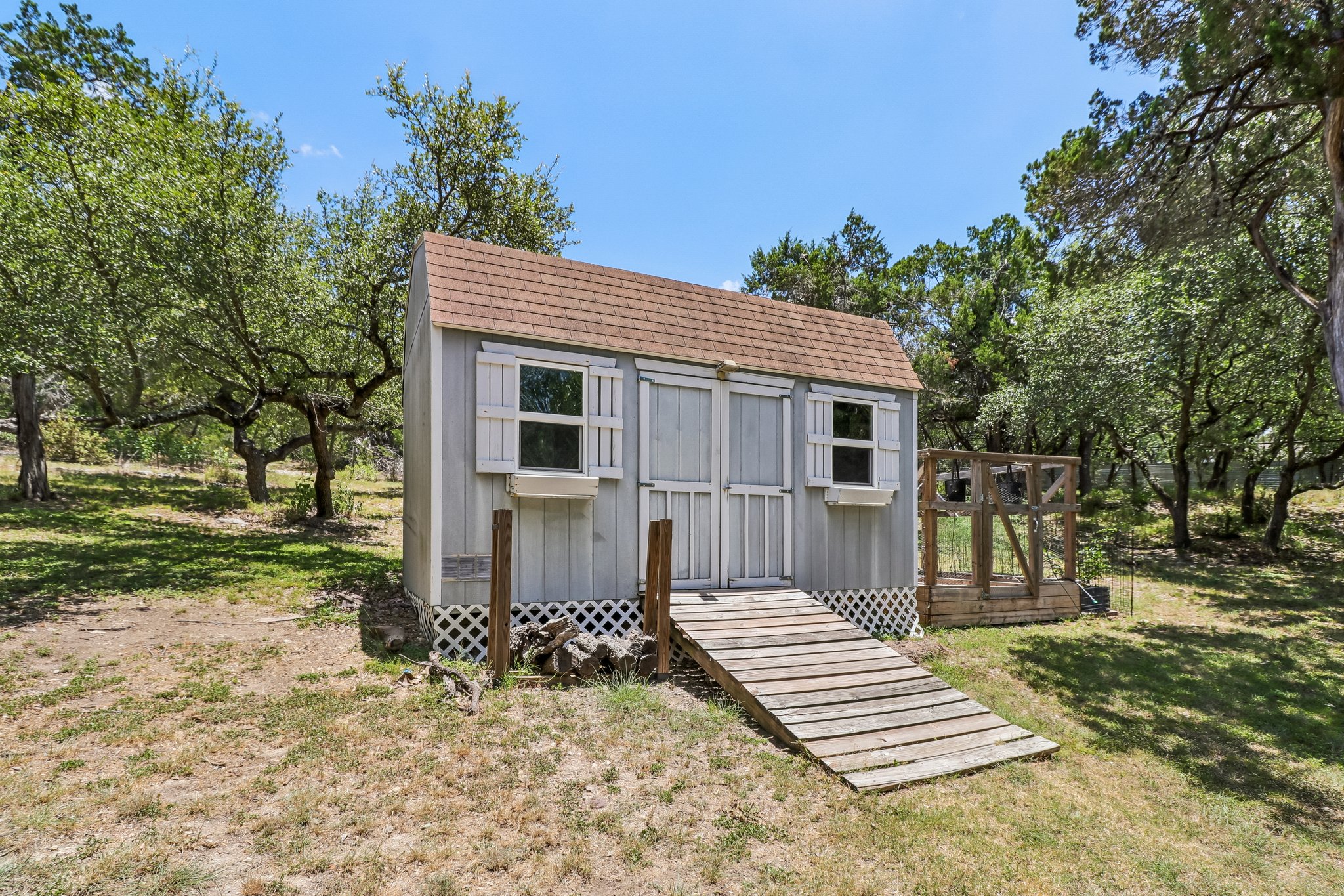 main property photo 37