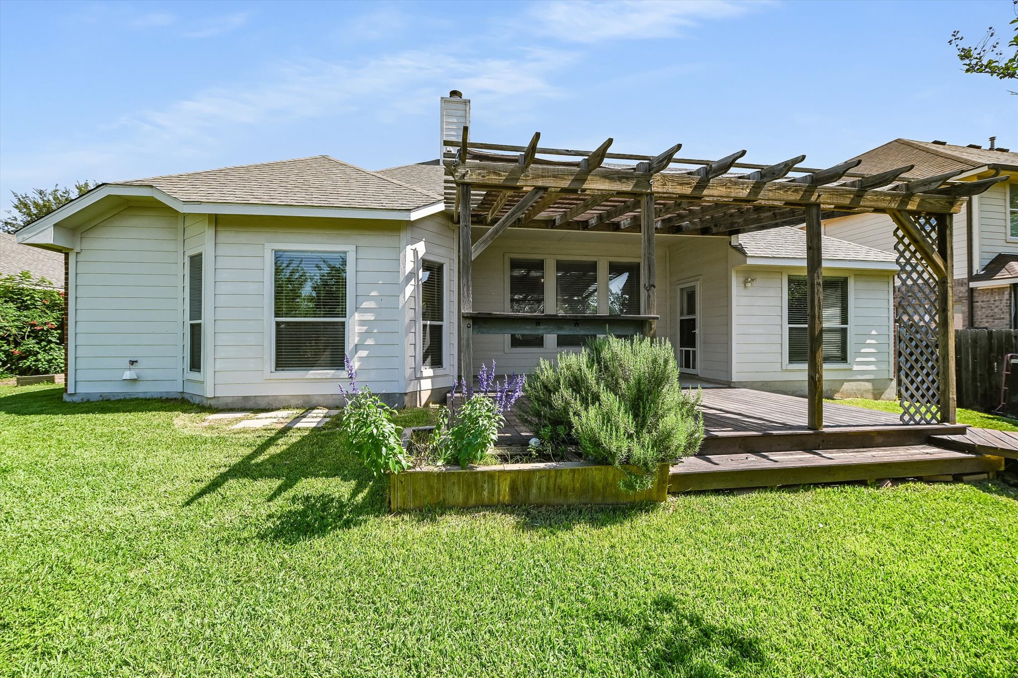 main property photo 18