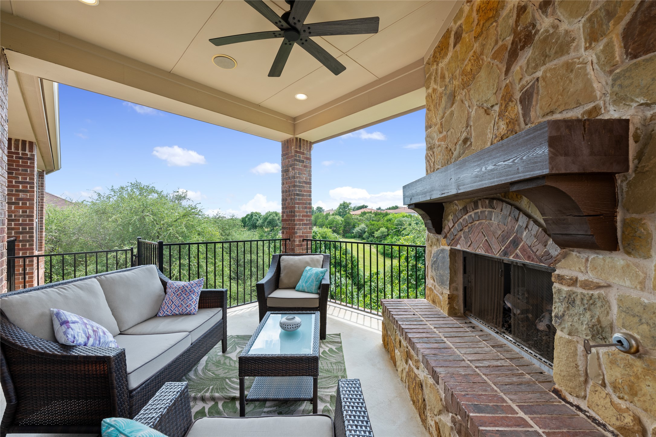 main property photo 32
