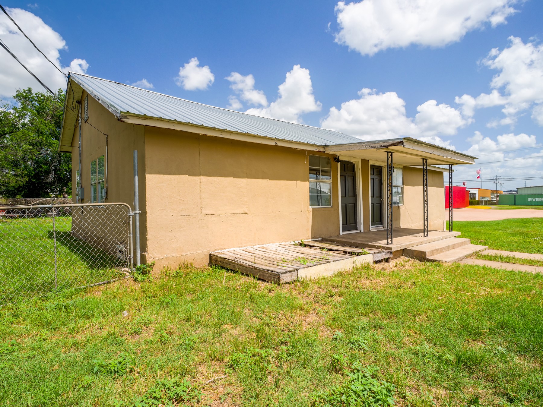 main property photo 3