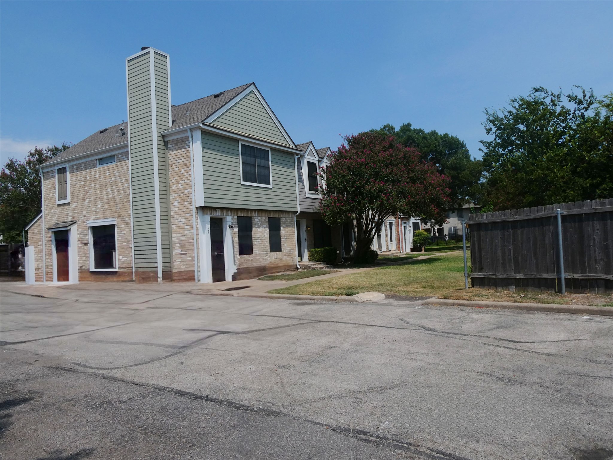 main property photo 24