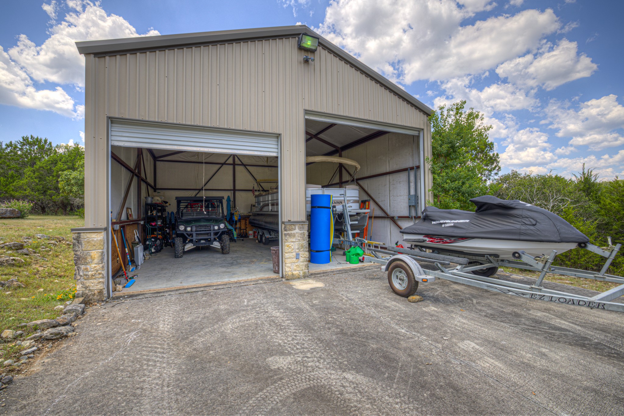 main property photo 38