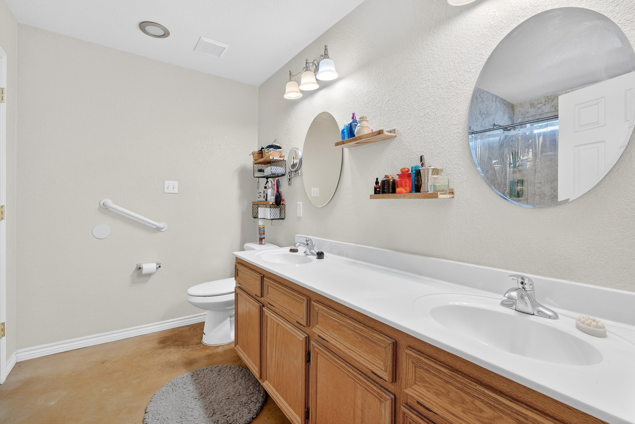 main property photo 9