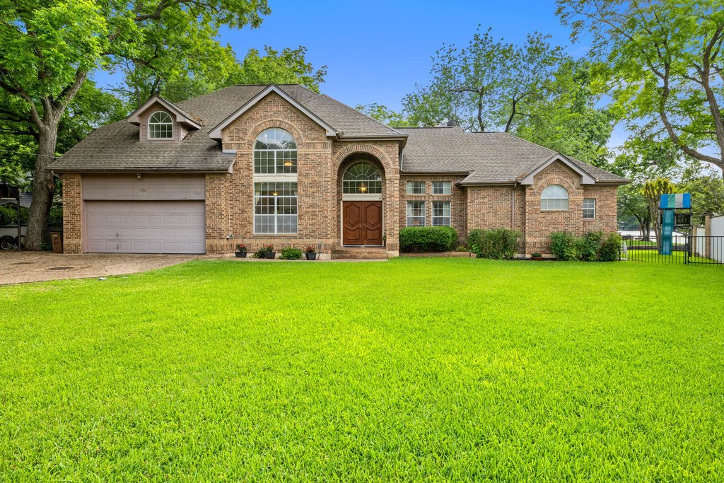 main property photo 6
