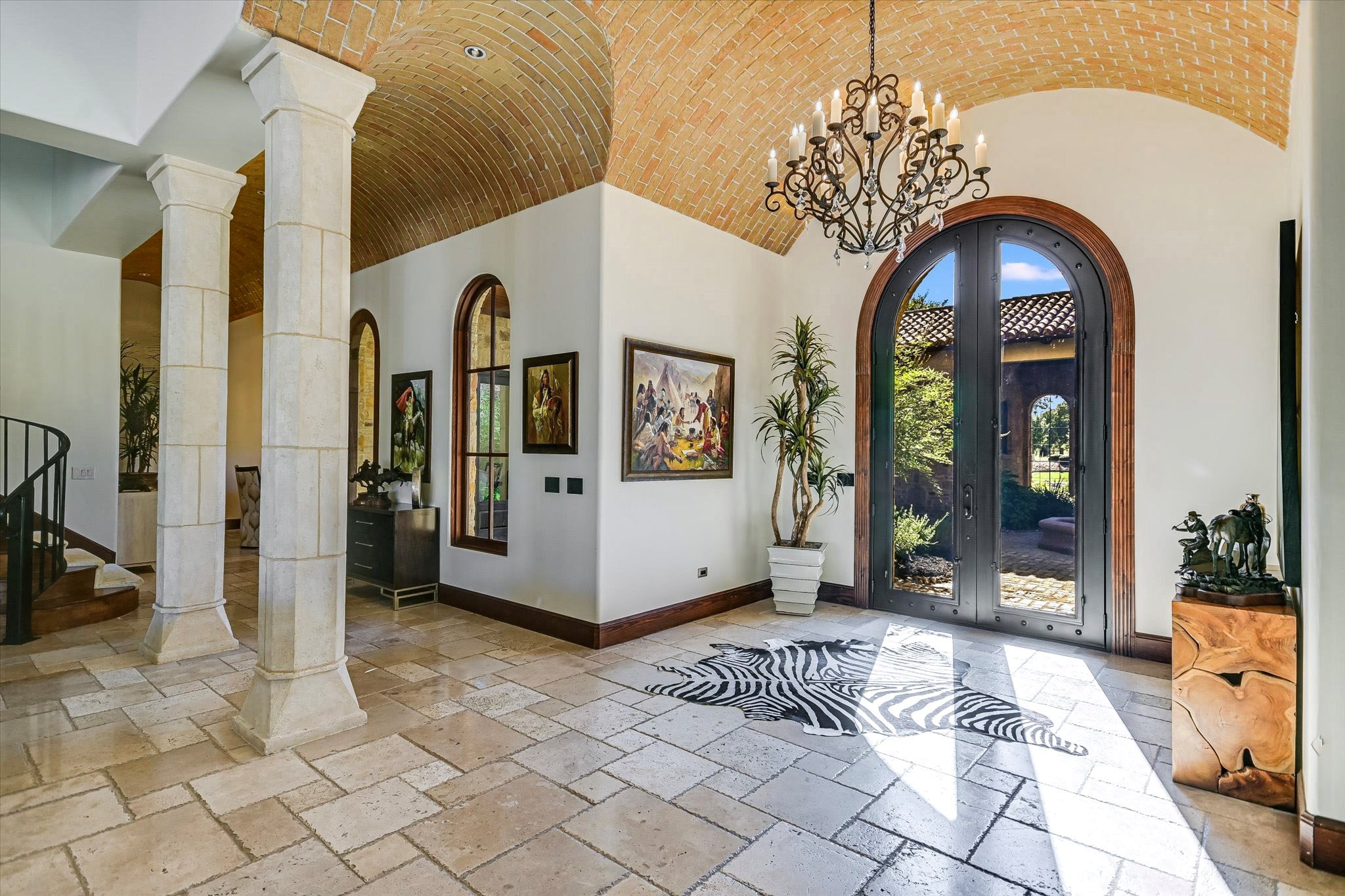 main property photo 5