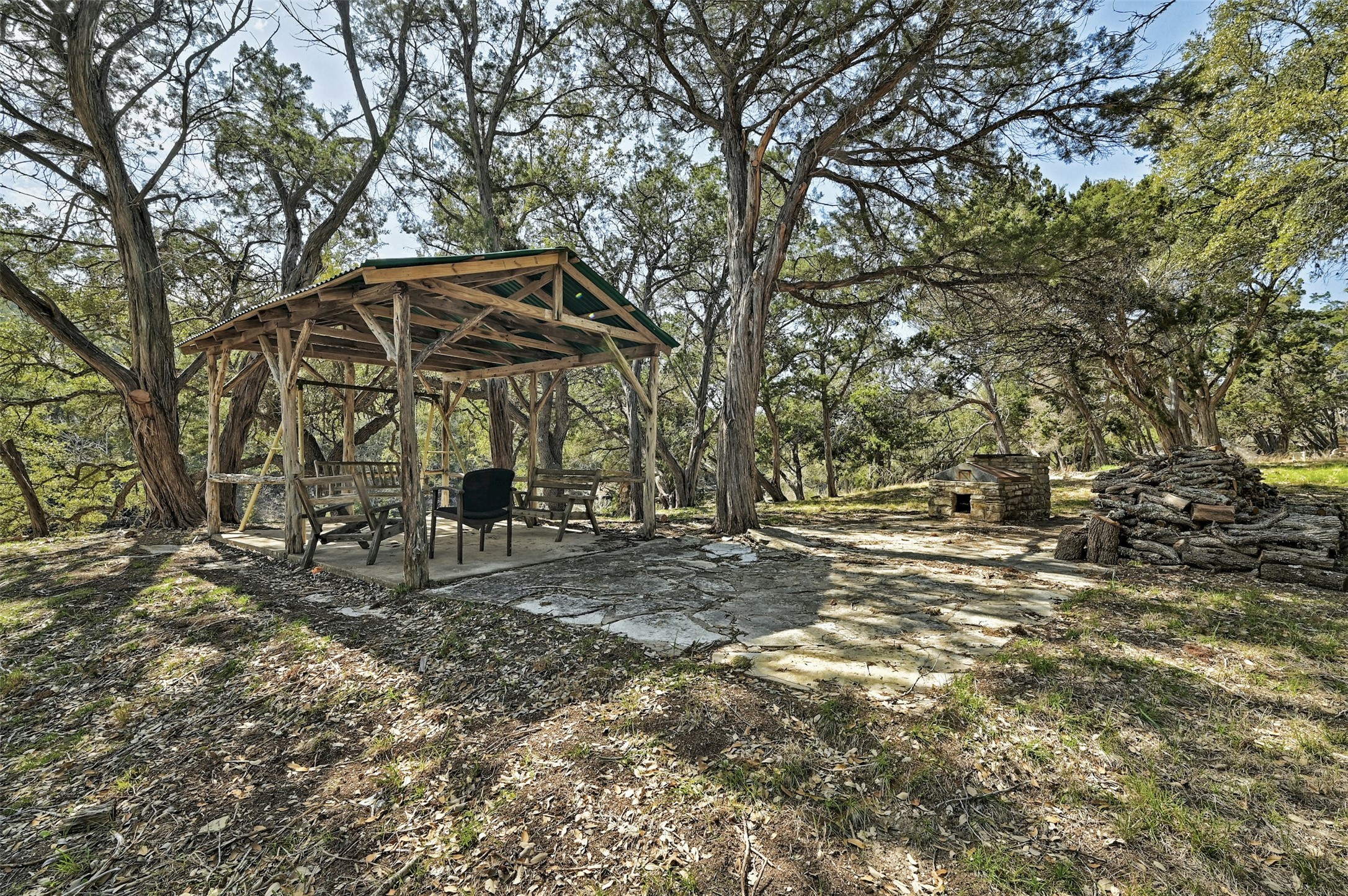 main property photo 17