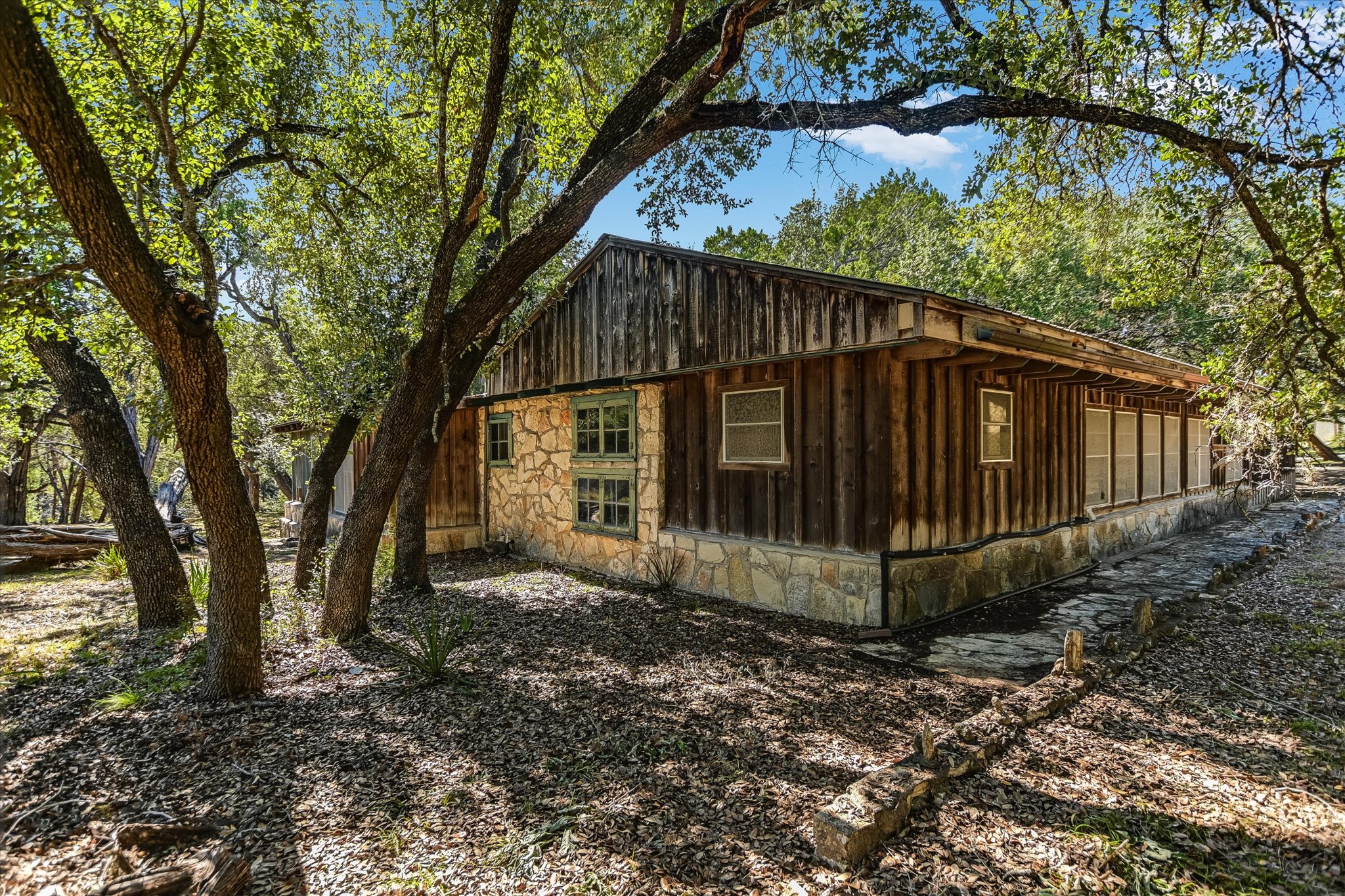 main property photo 19
