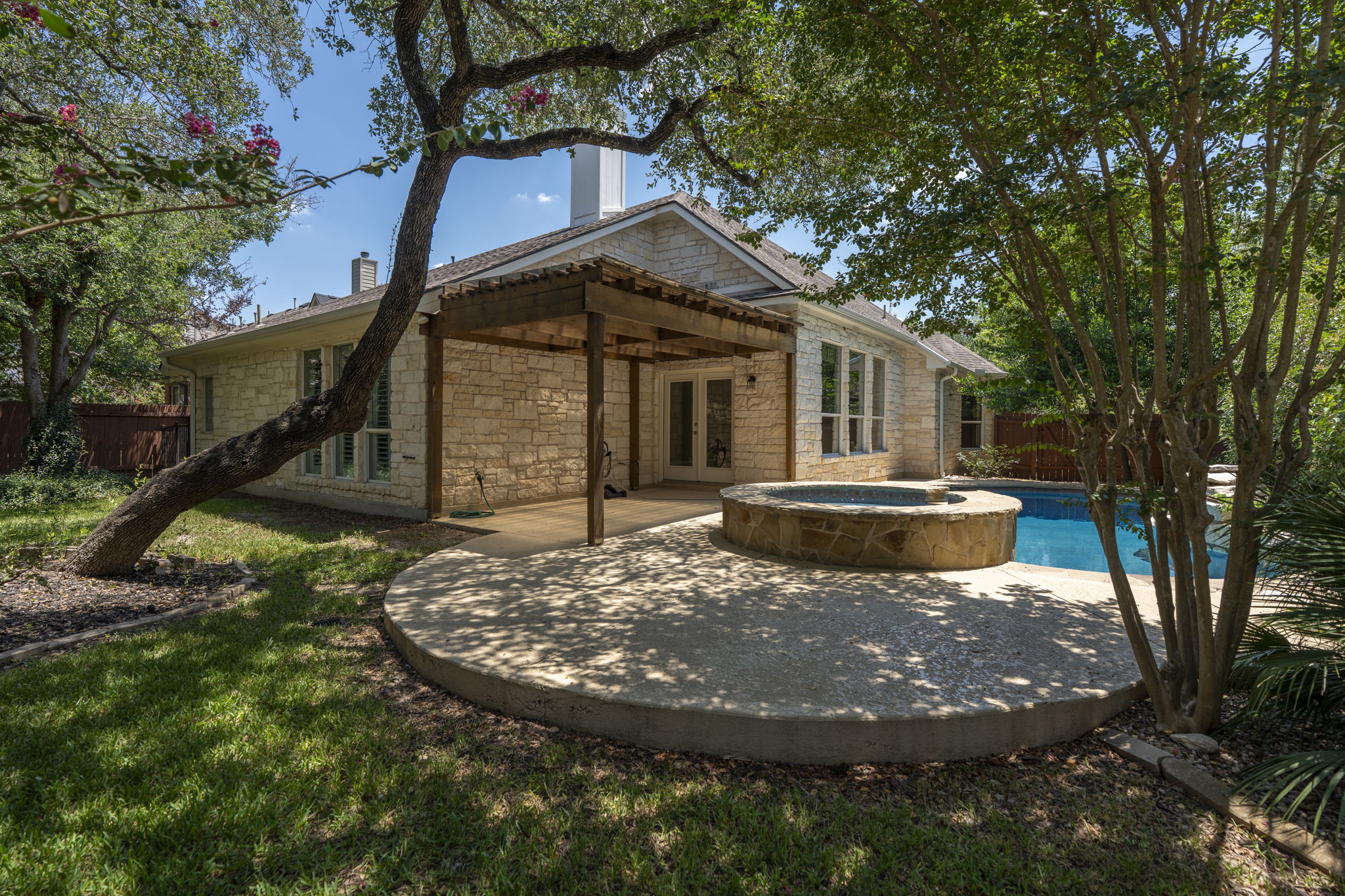main property photo 29