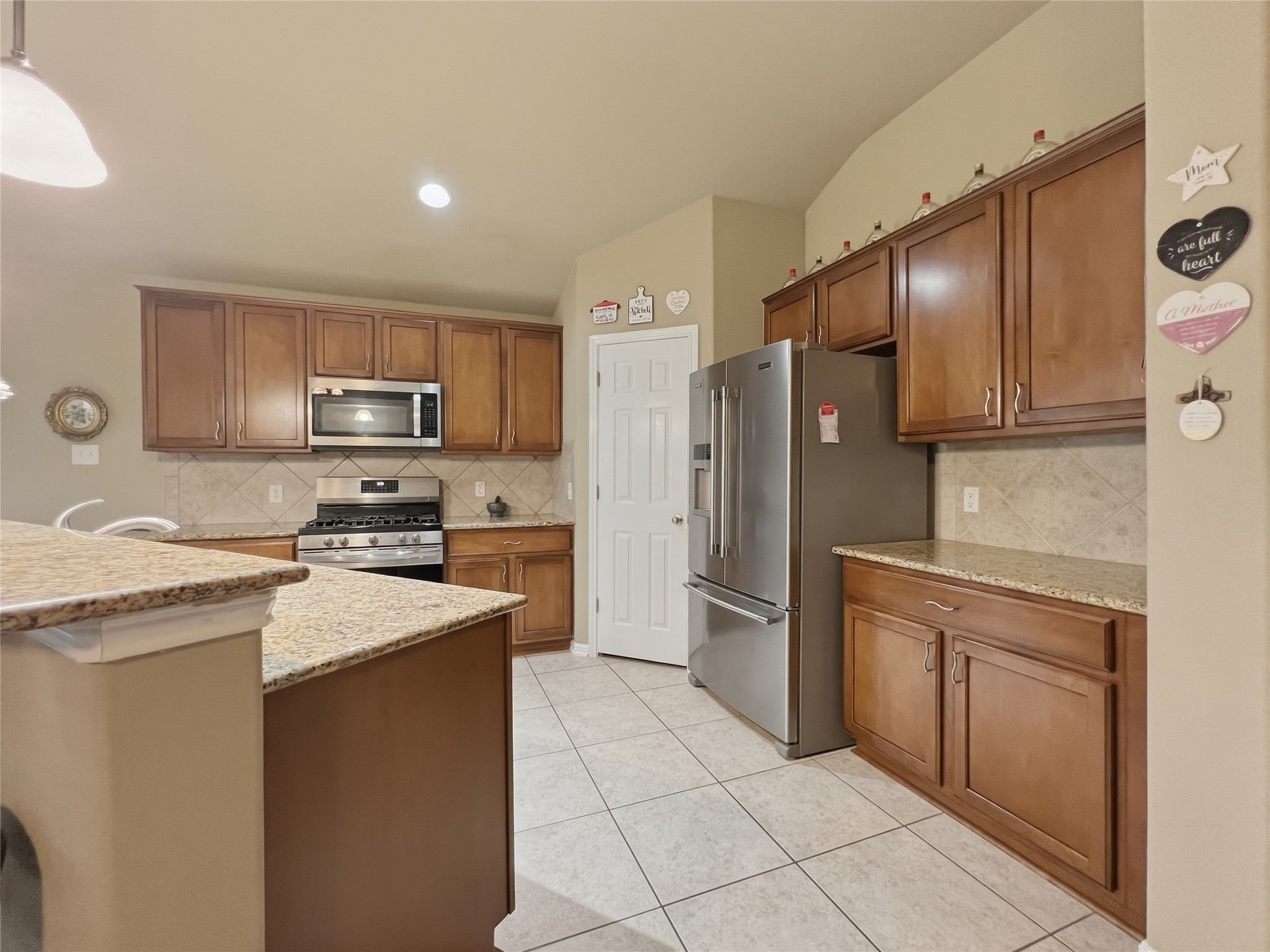 main property photo 6