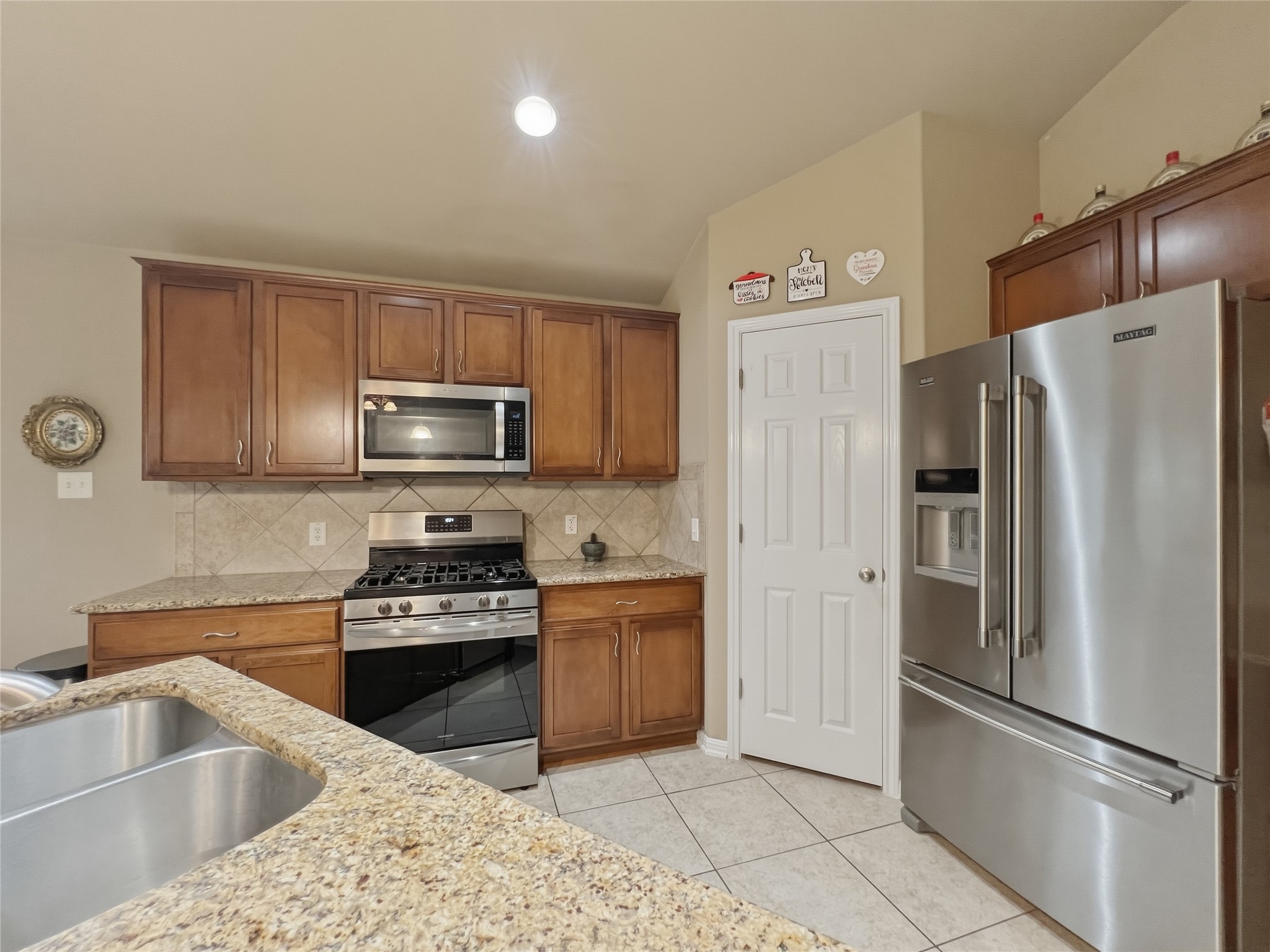 main property photo 8