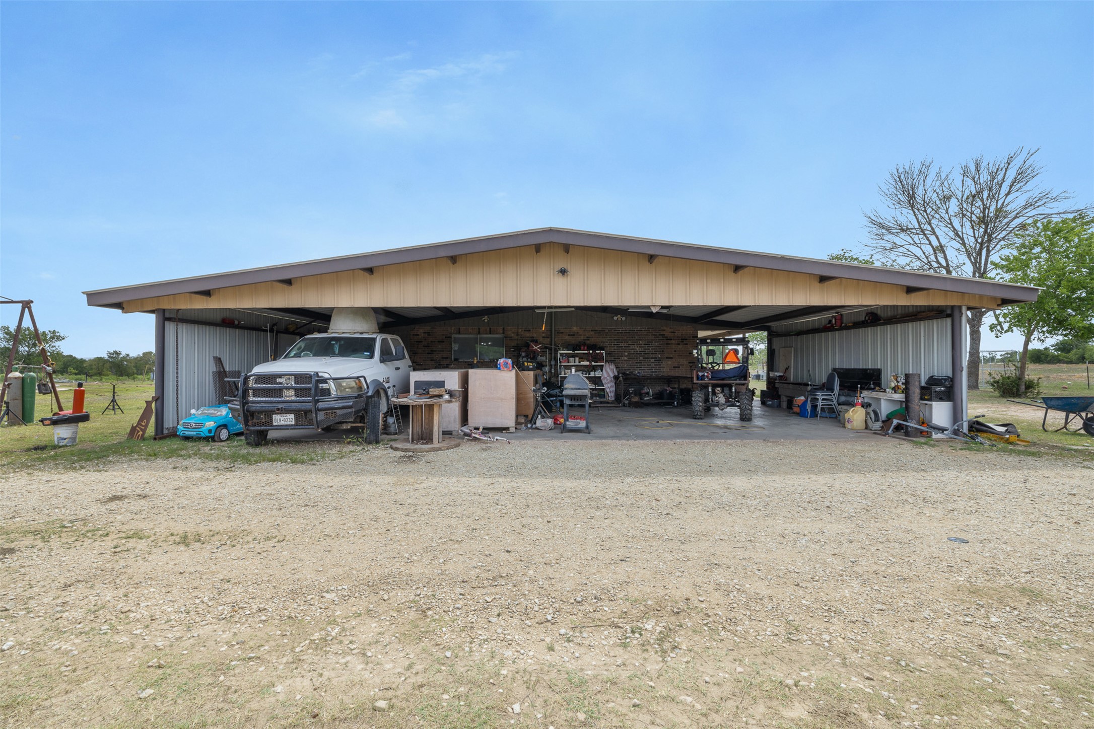 main property photo 20