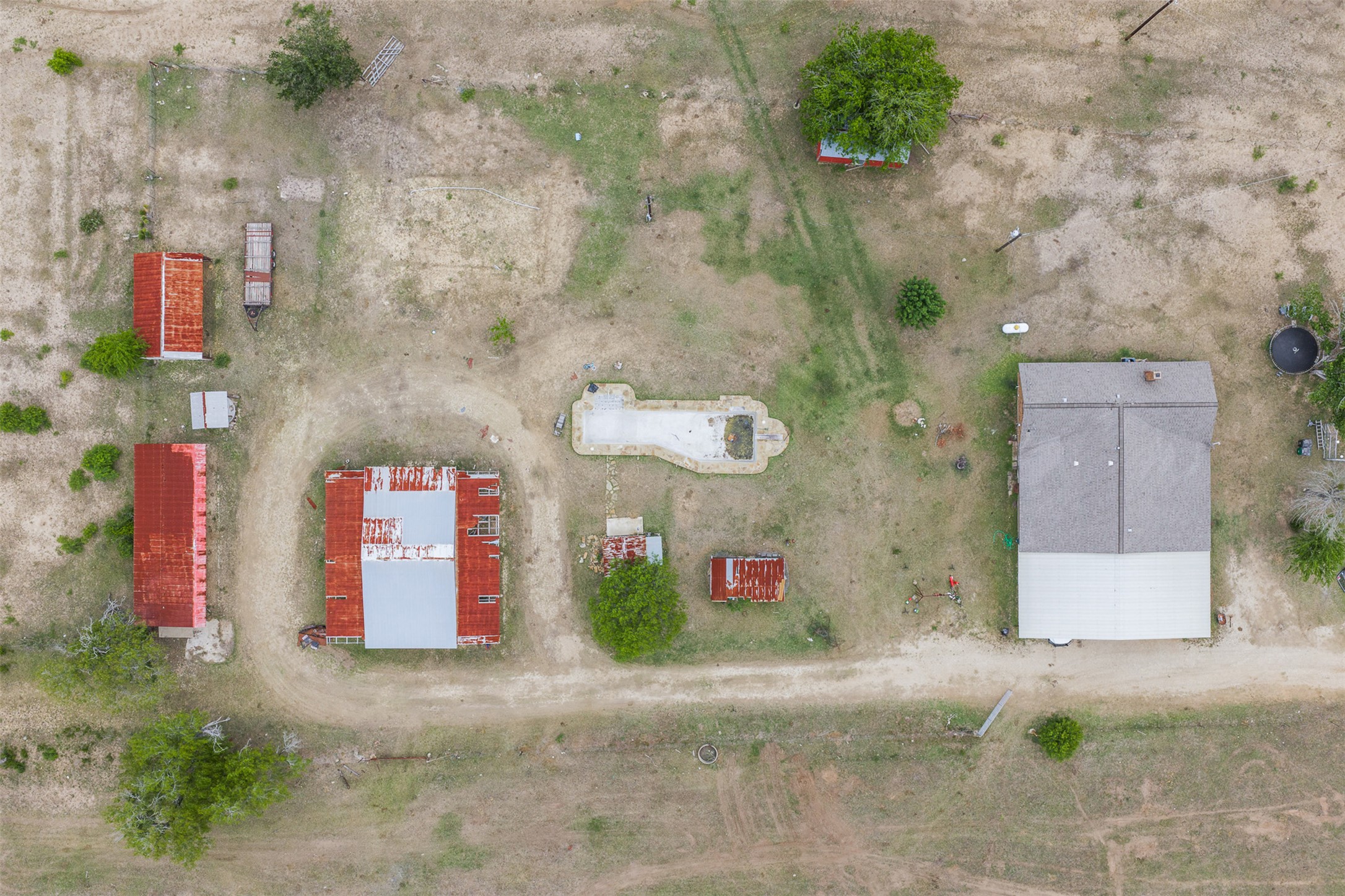 main property photo 23