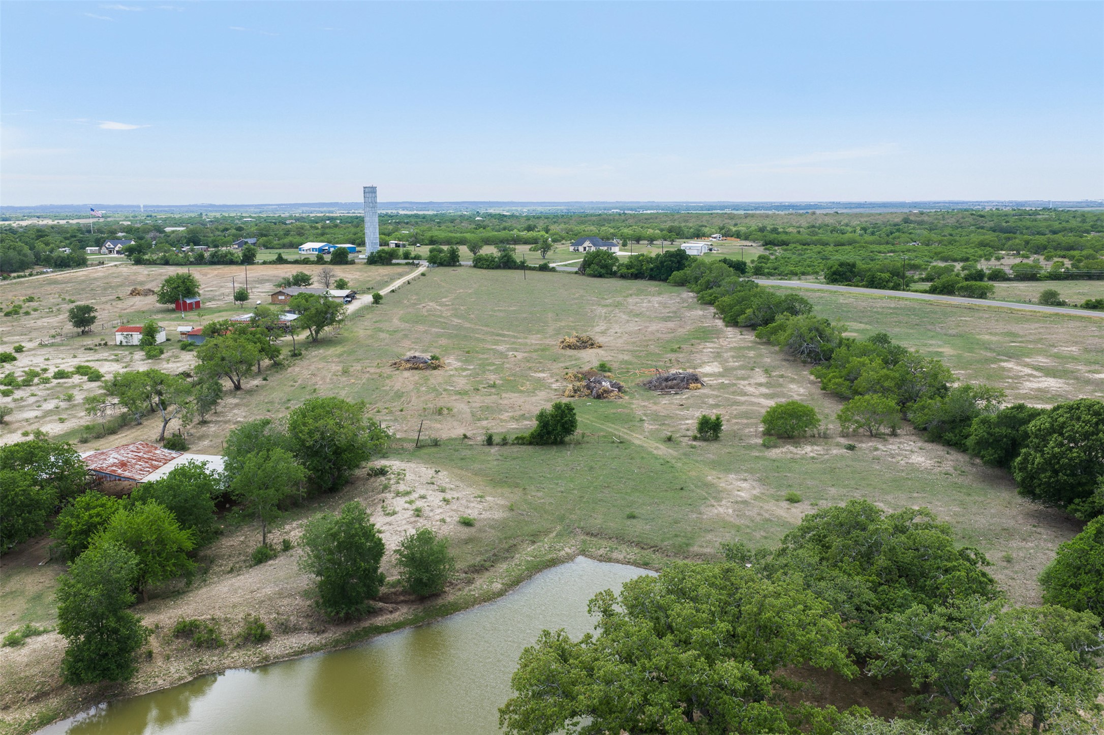 main property photo 28