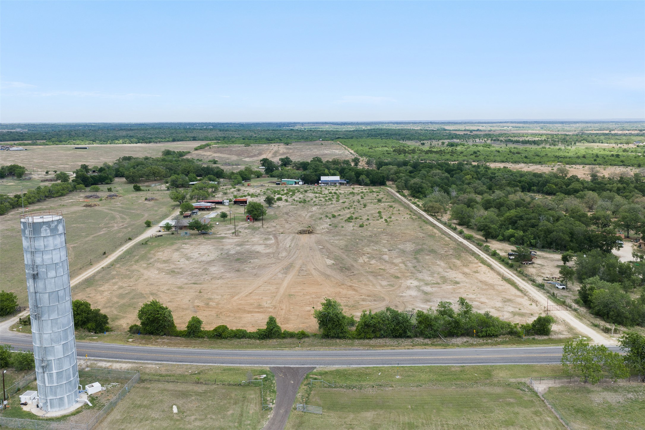 main property photo 31