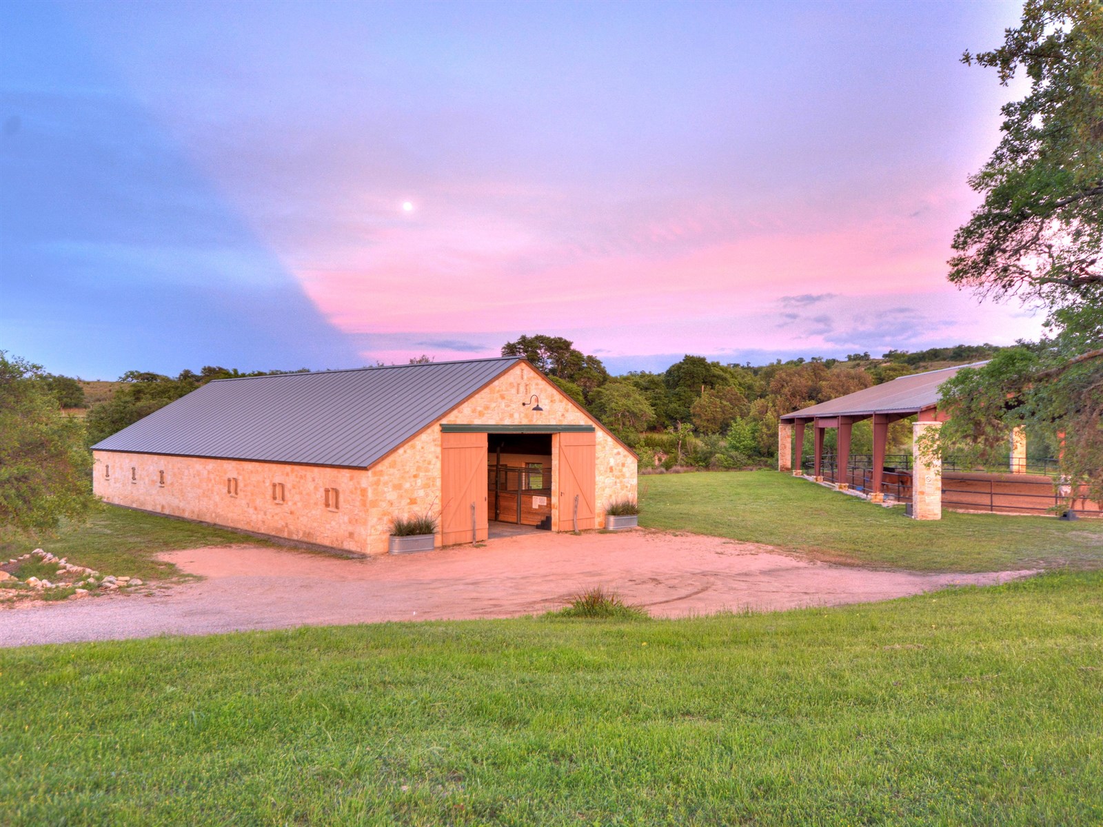 main property photo 27