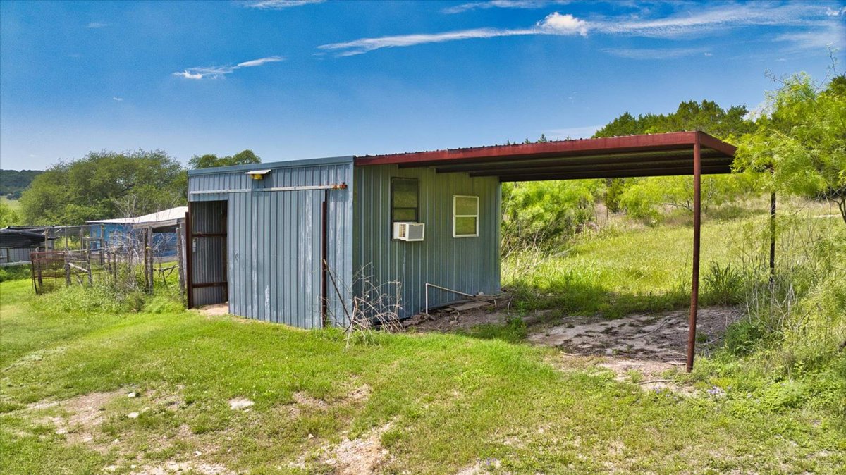 main property photo 9