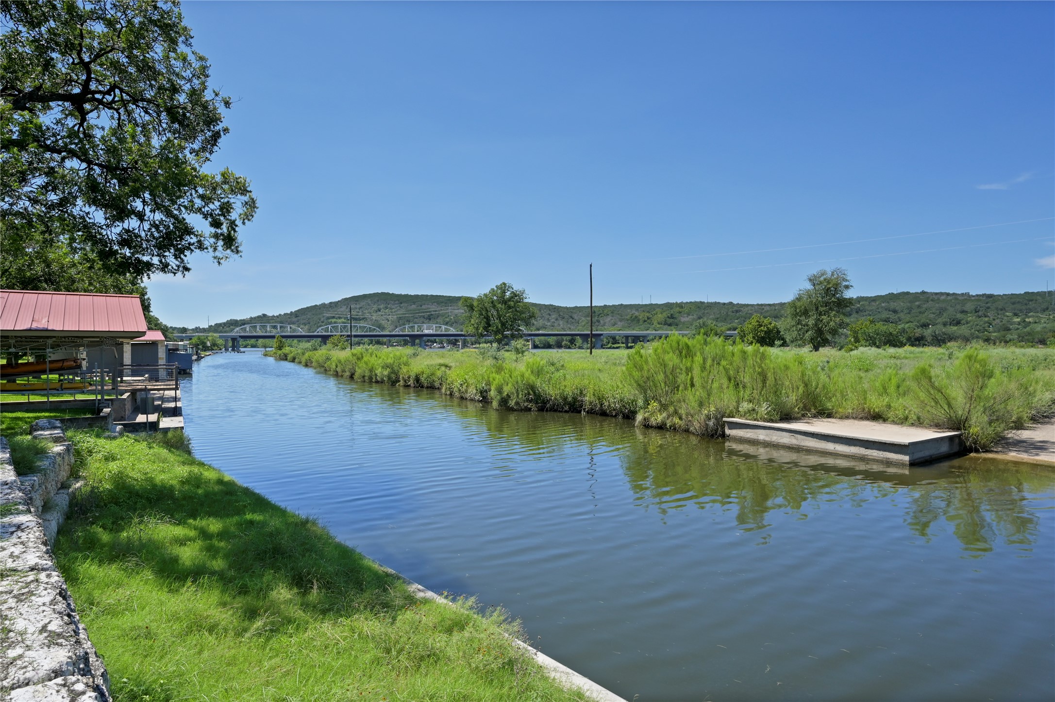 main property photo 8