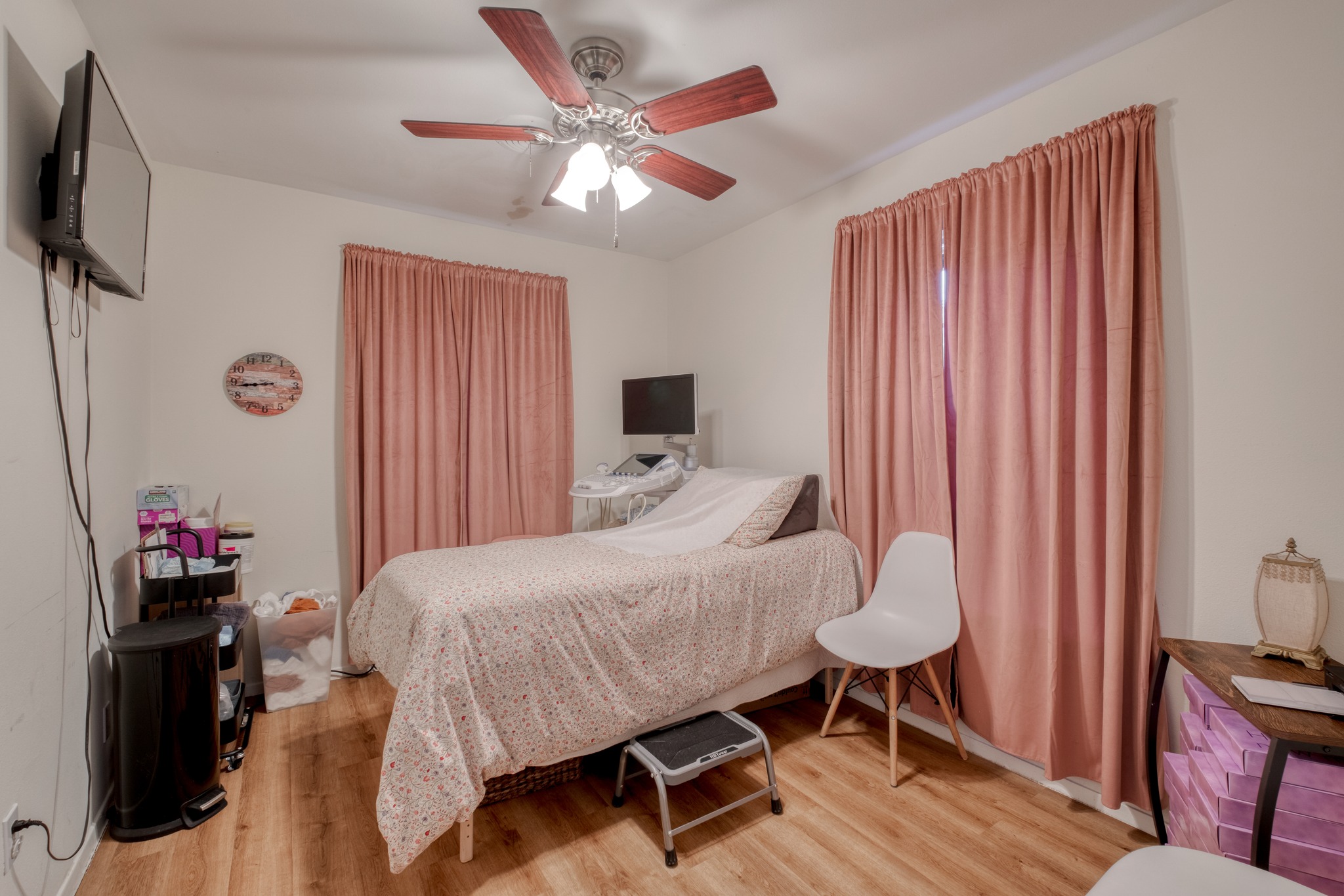 main property photo 30