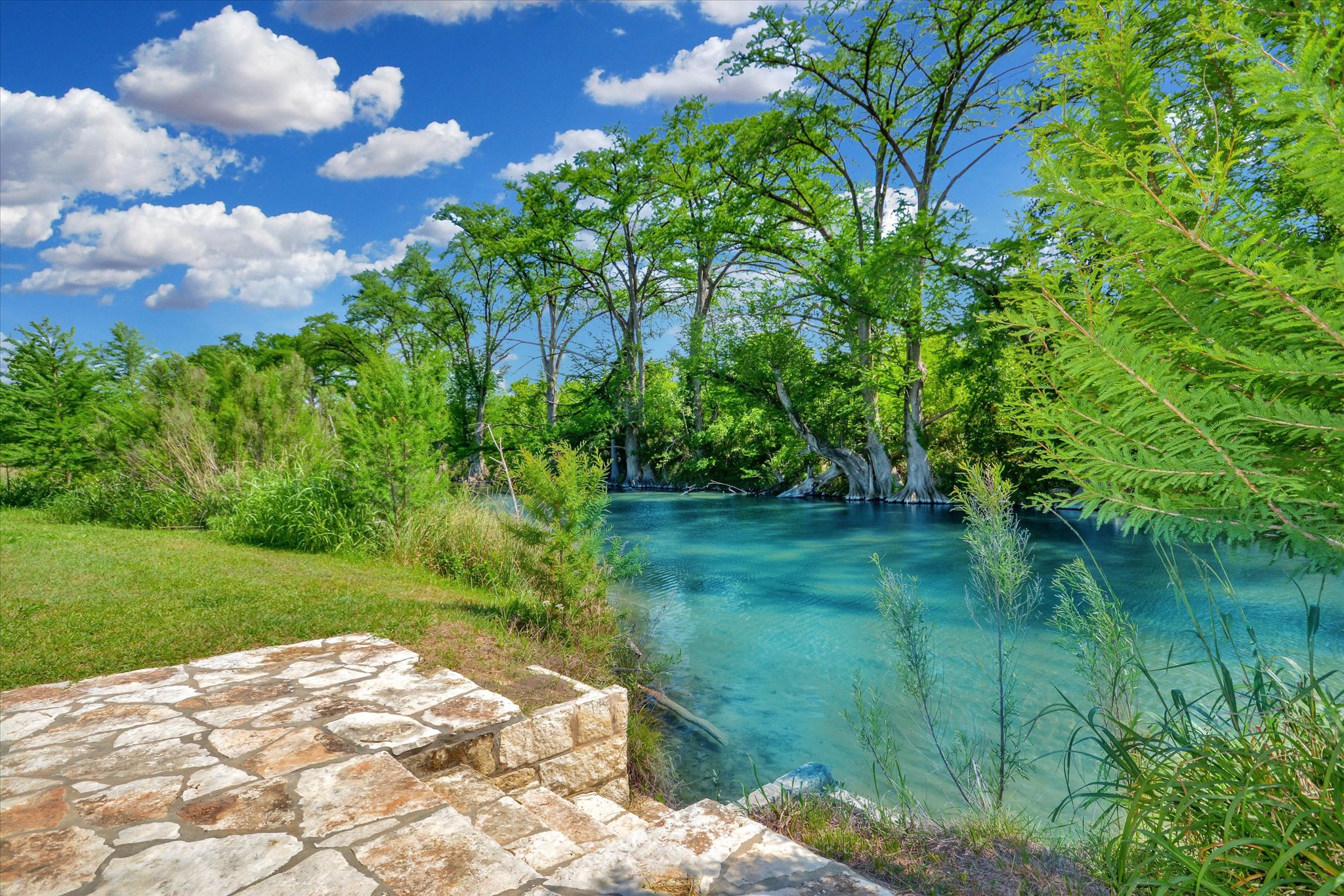 main property photo 9