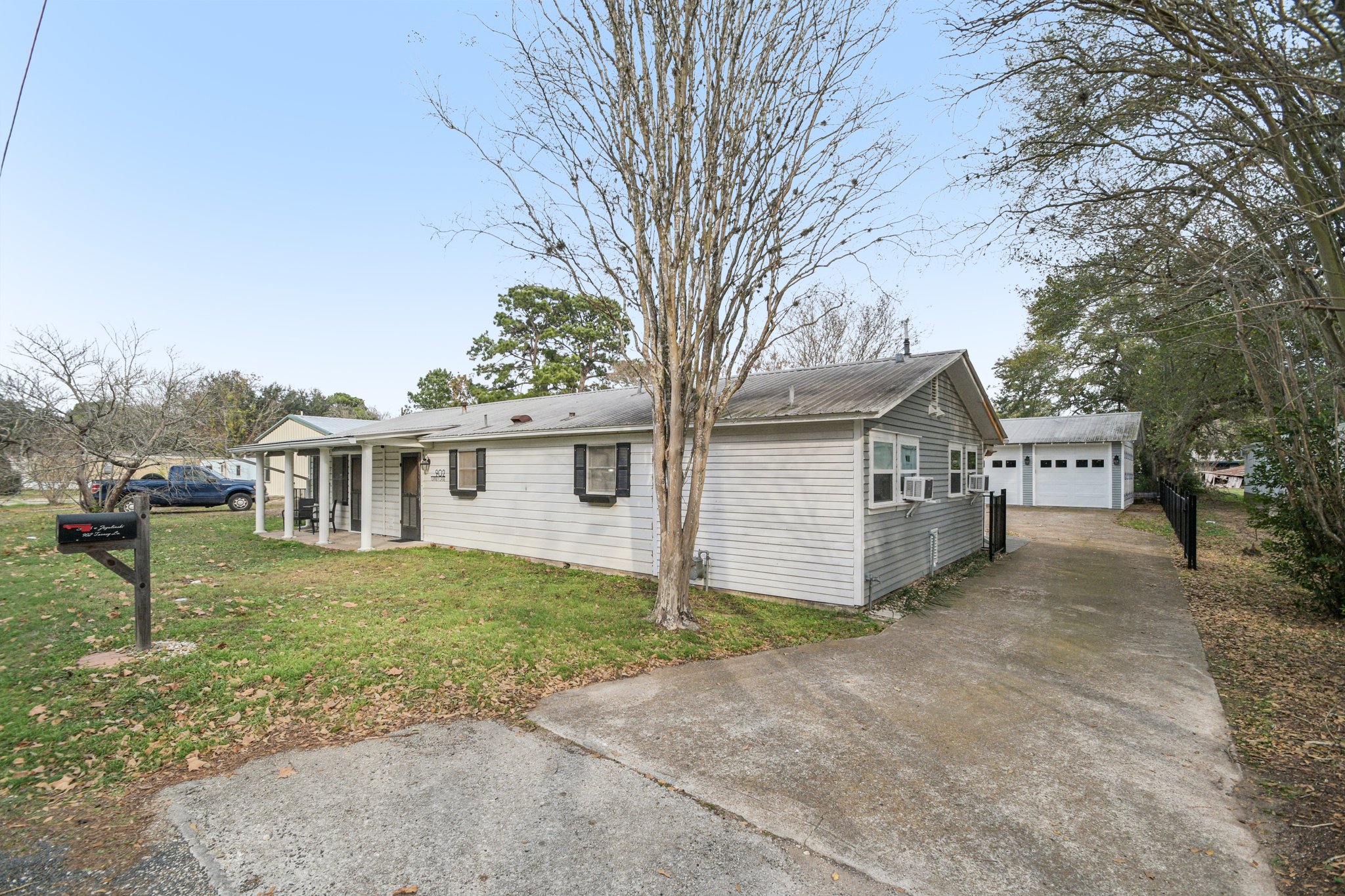 main property photo 7