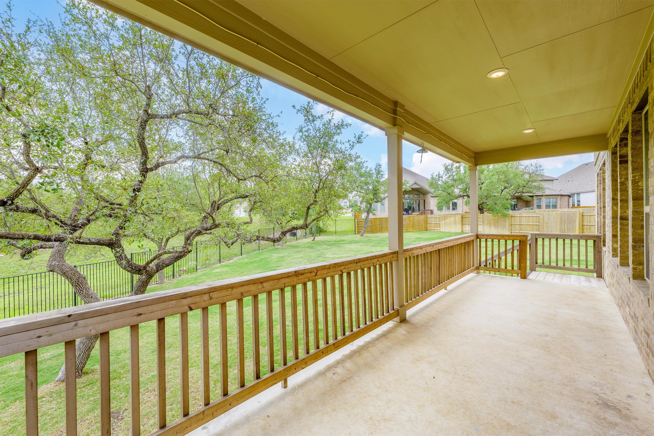 main property photo 31