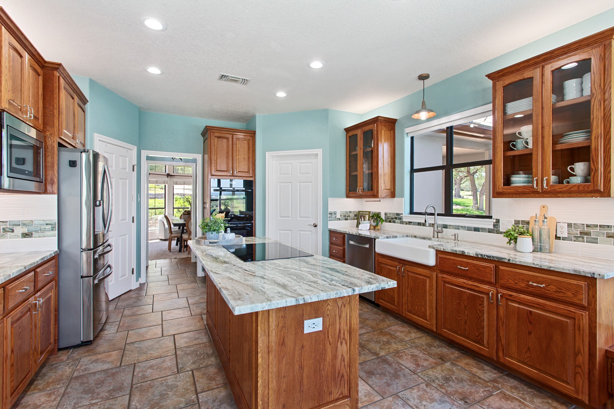 main property photo 8