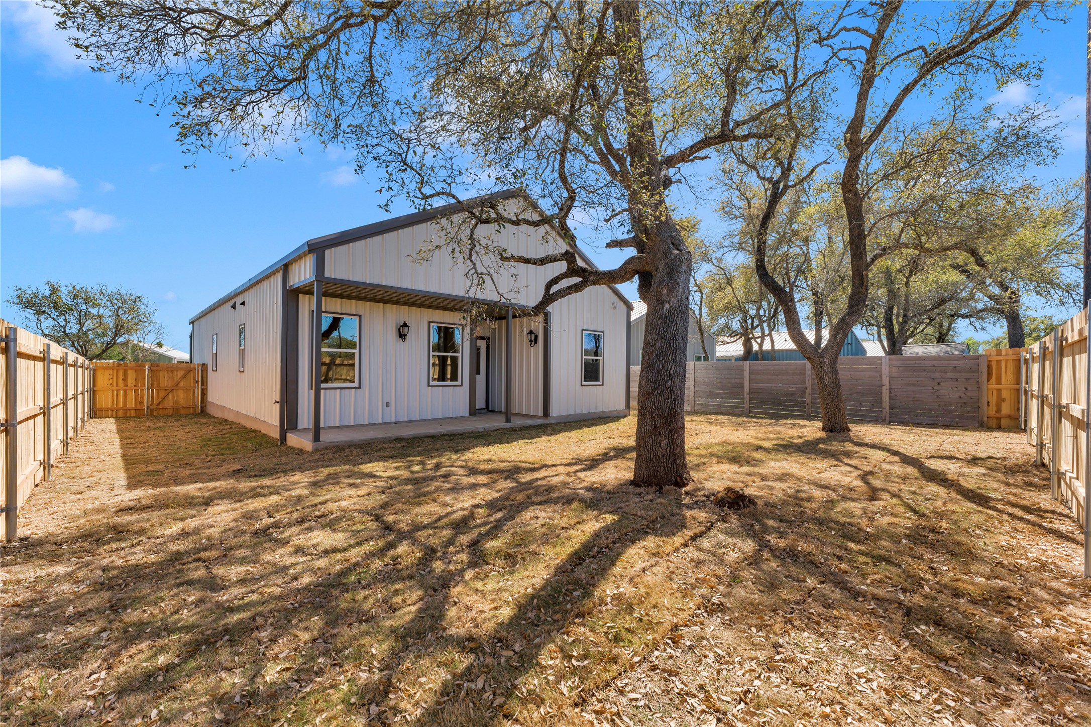main property photo 27