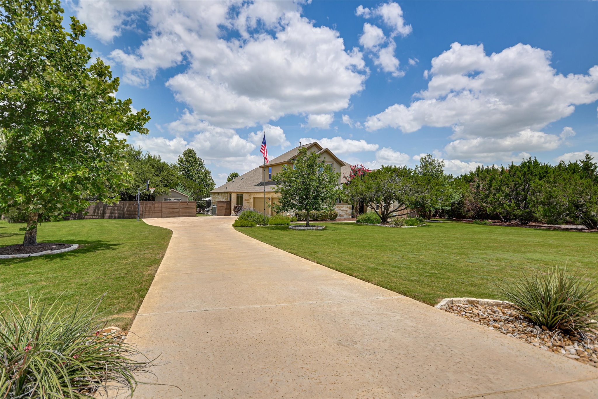 main property photo 4