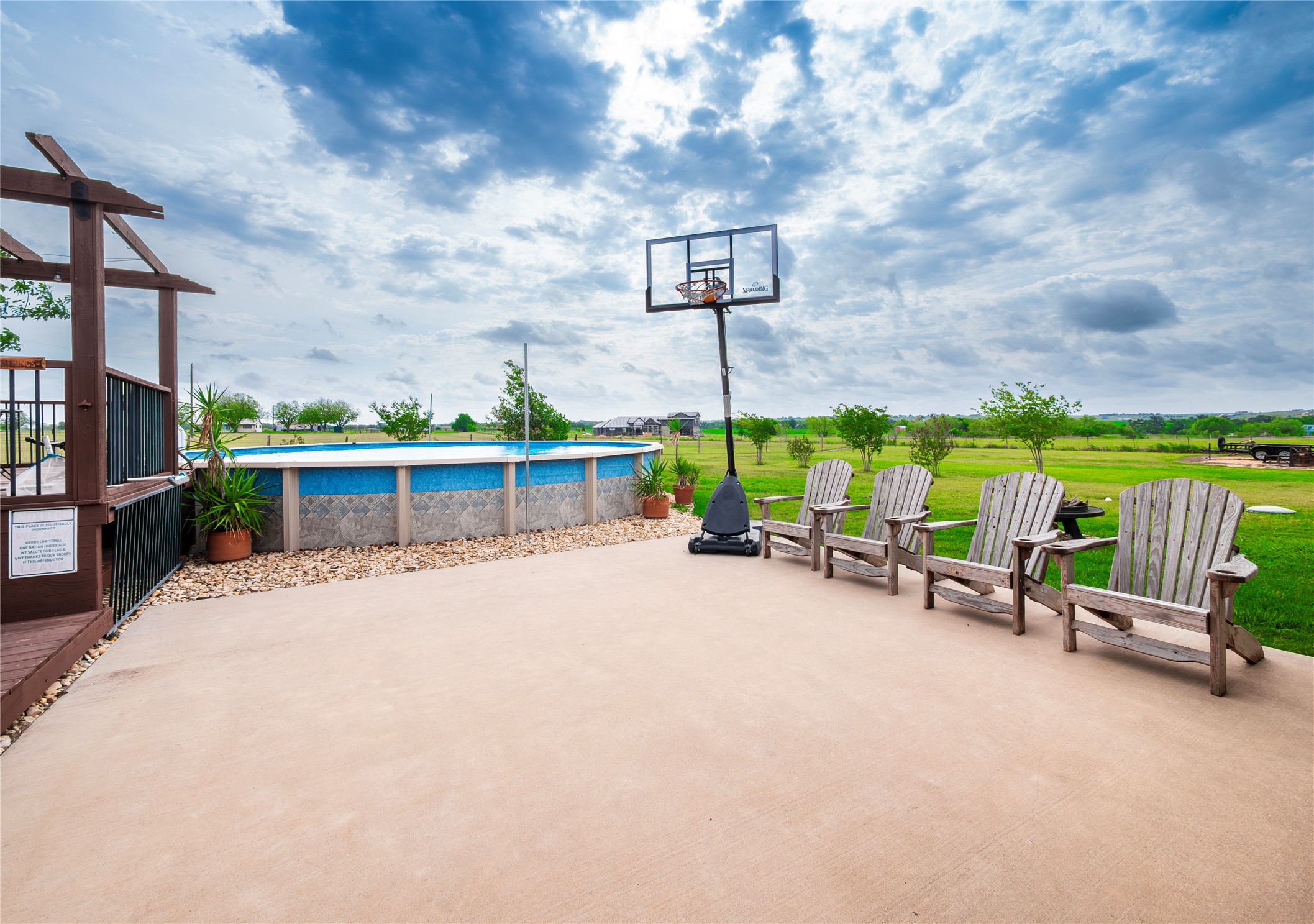 main property photo 23