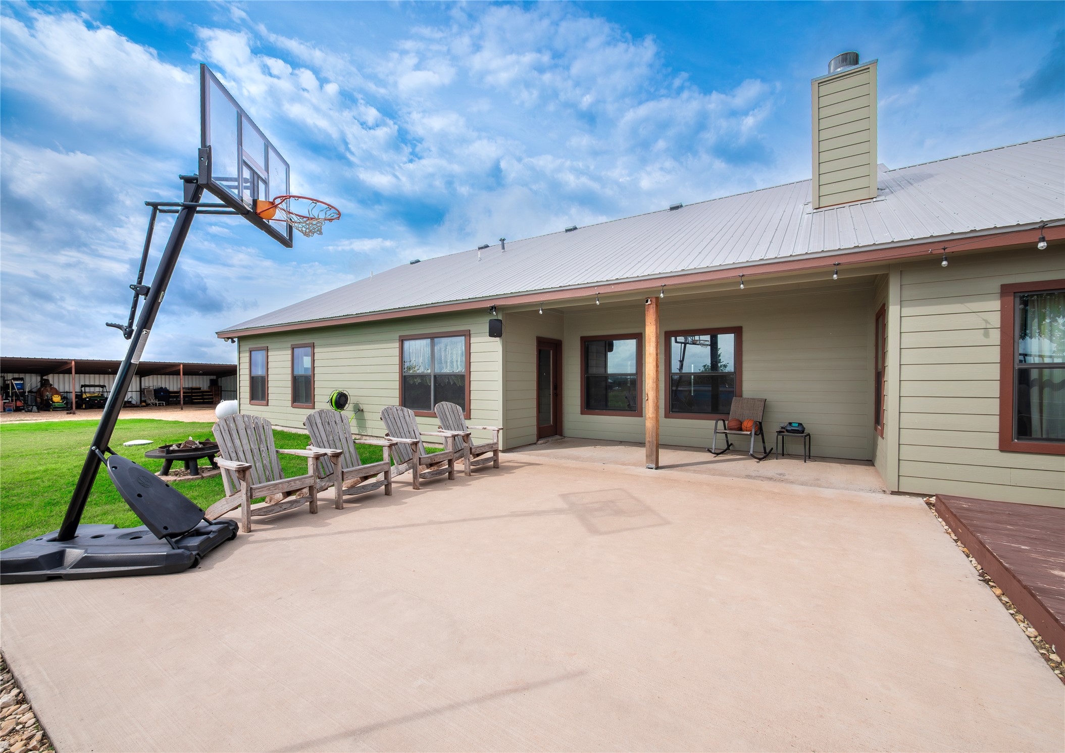 main property photo 24