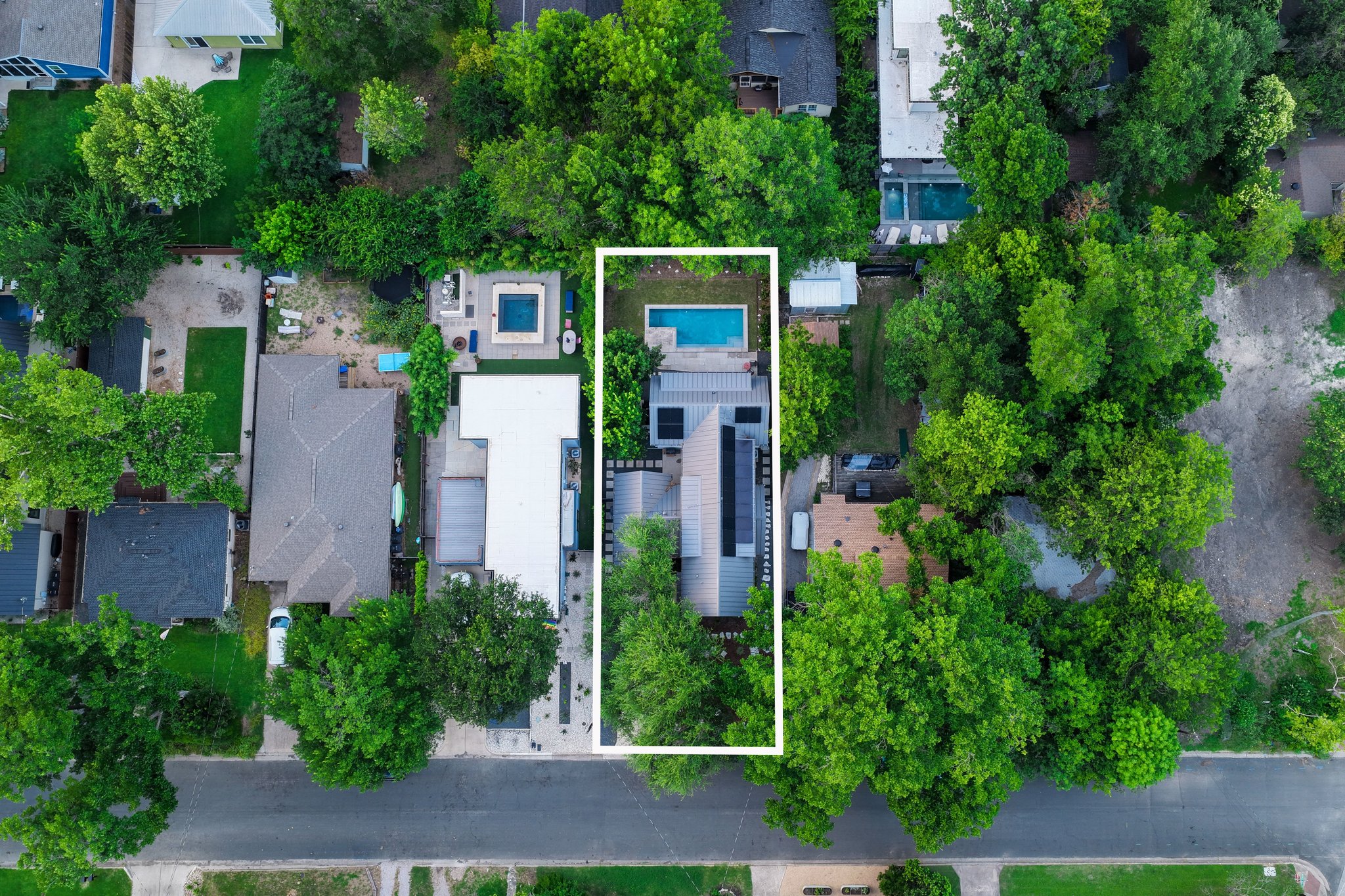 main property photo 31