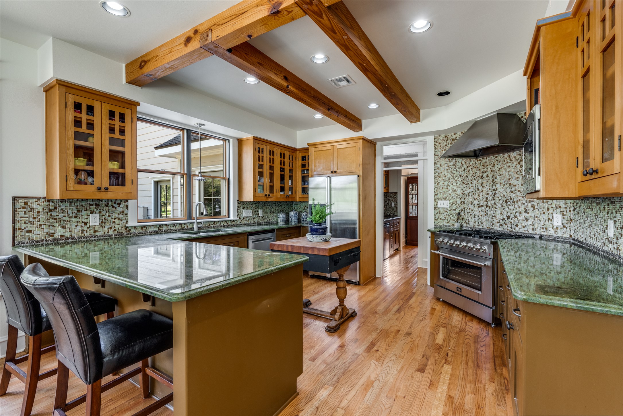 main property photo 11