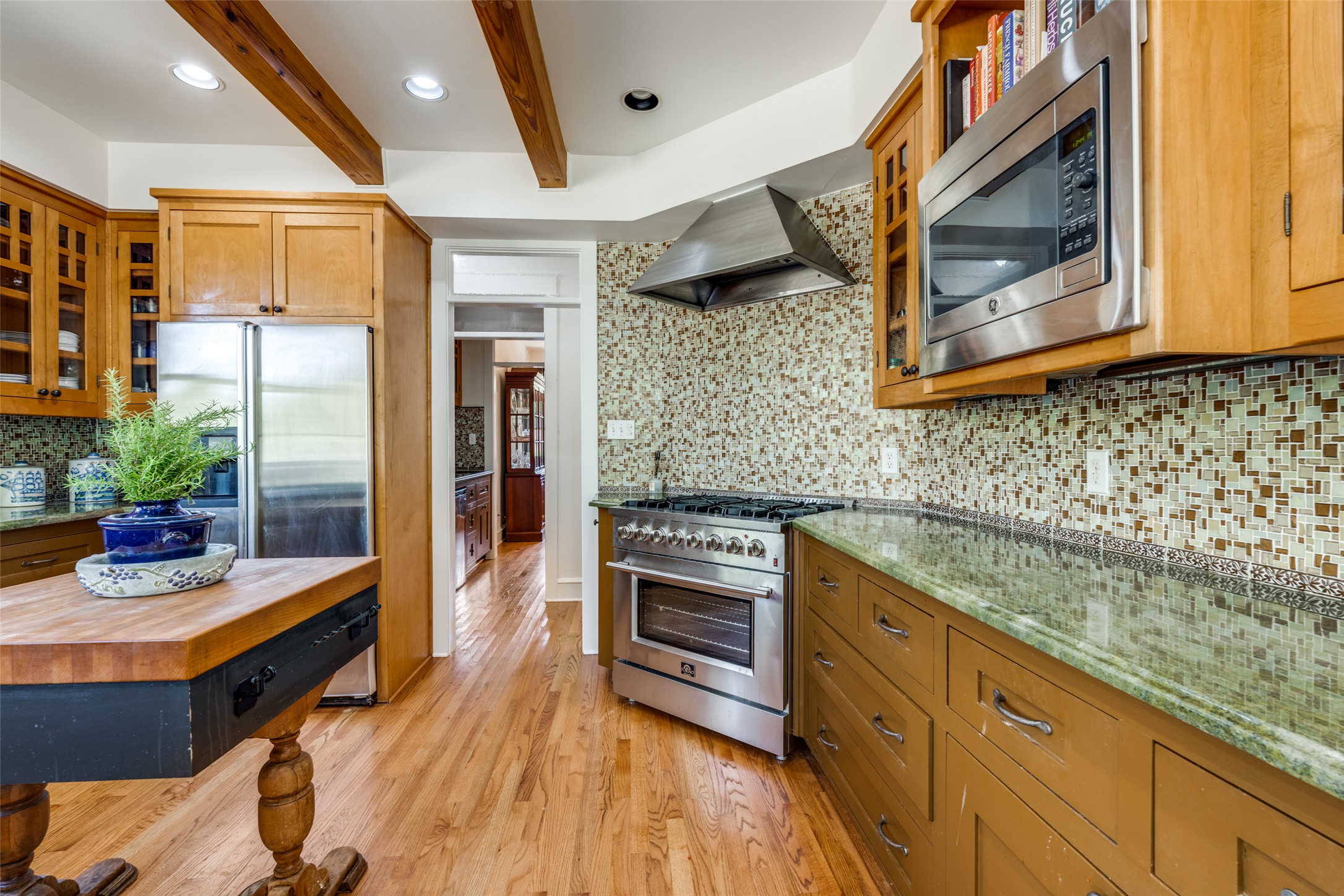 main property photo 12