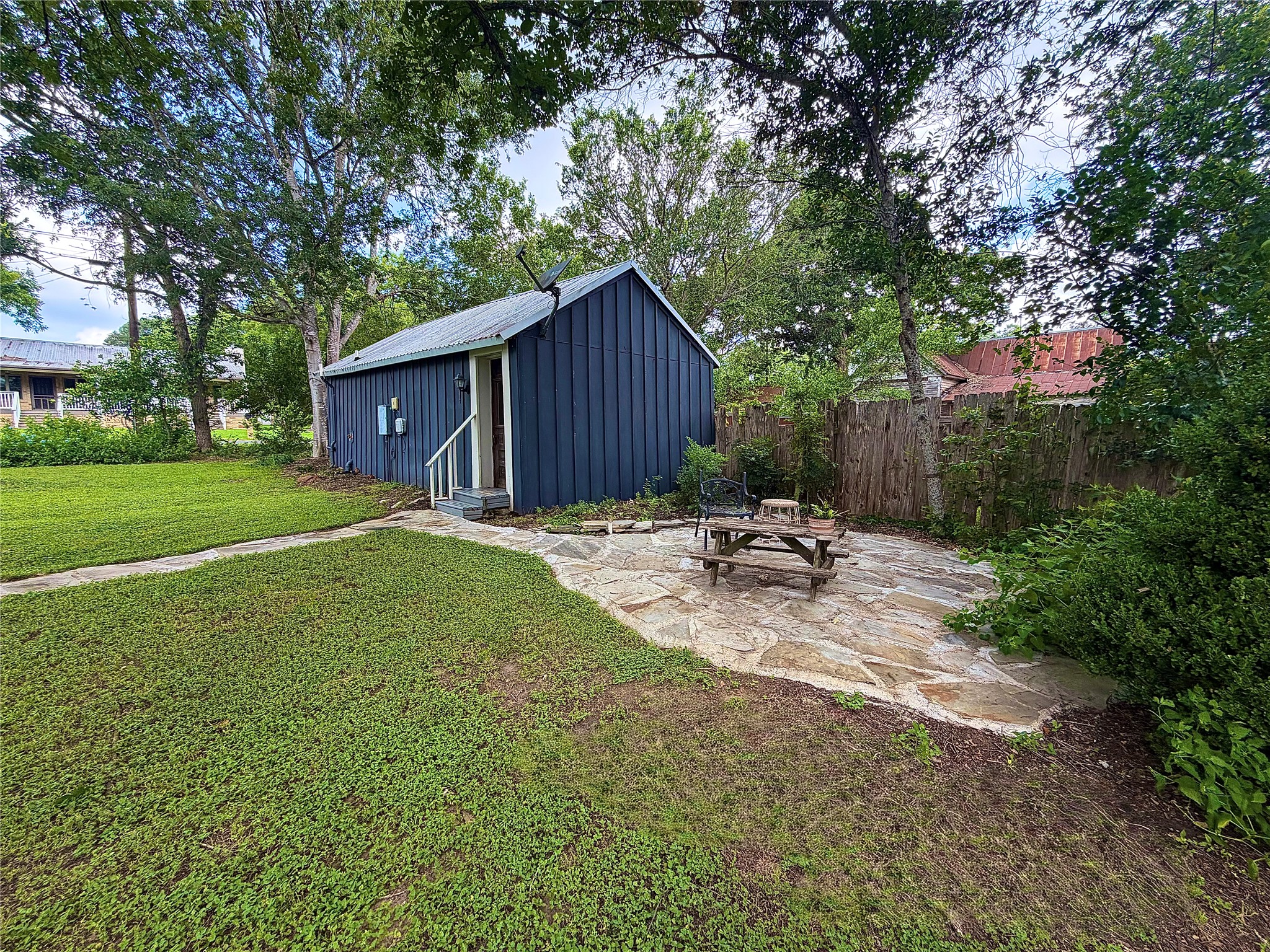 main property photo 38