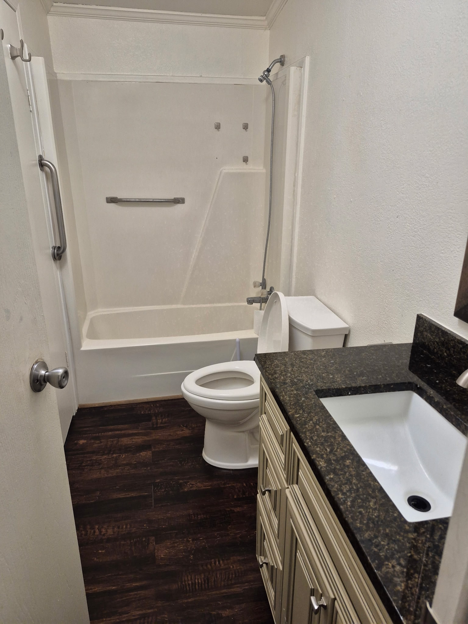 main property photo 23