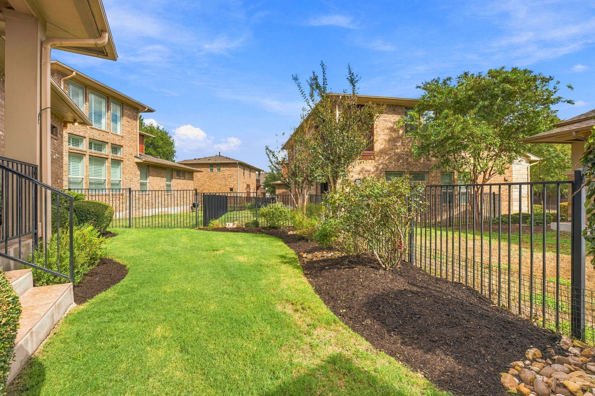 main property photo 27