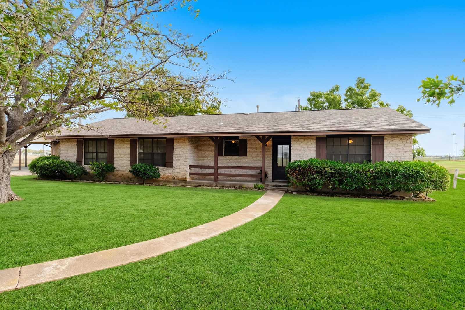 main property photo 0
