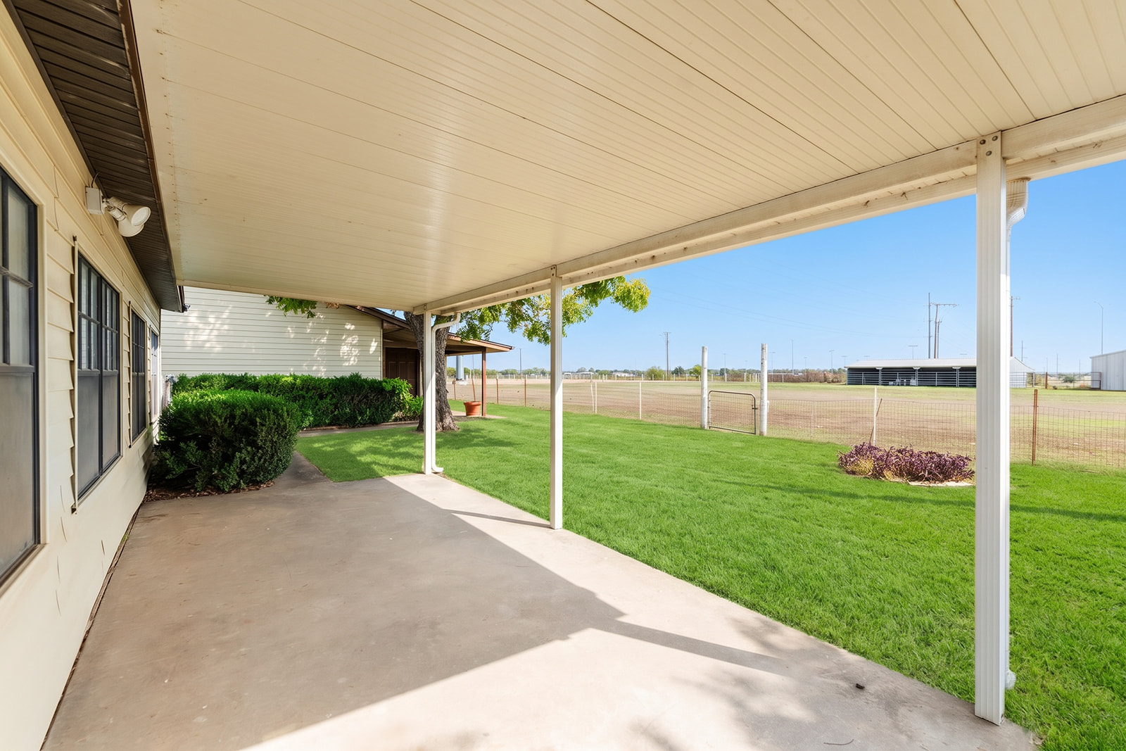 main property photo 26