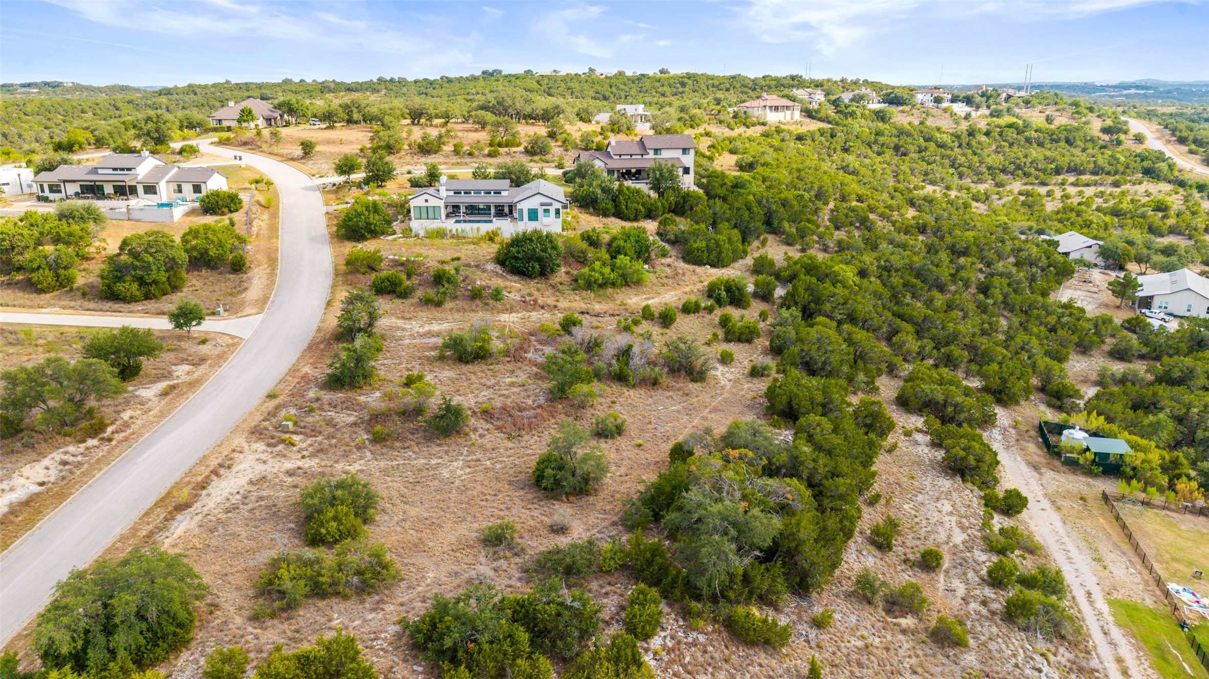 main property photo 19