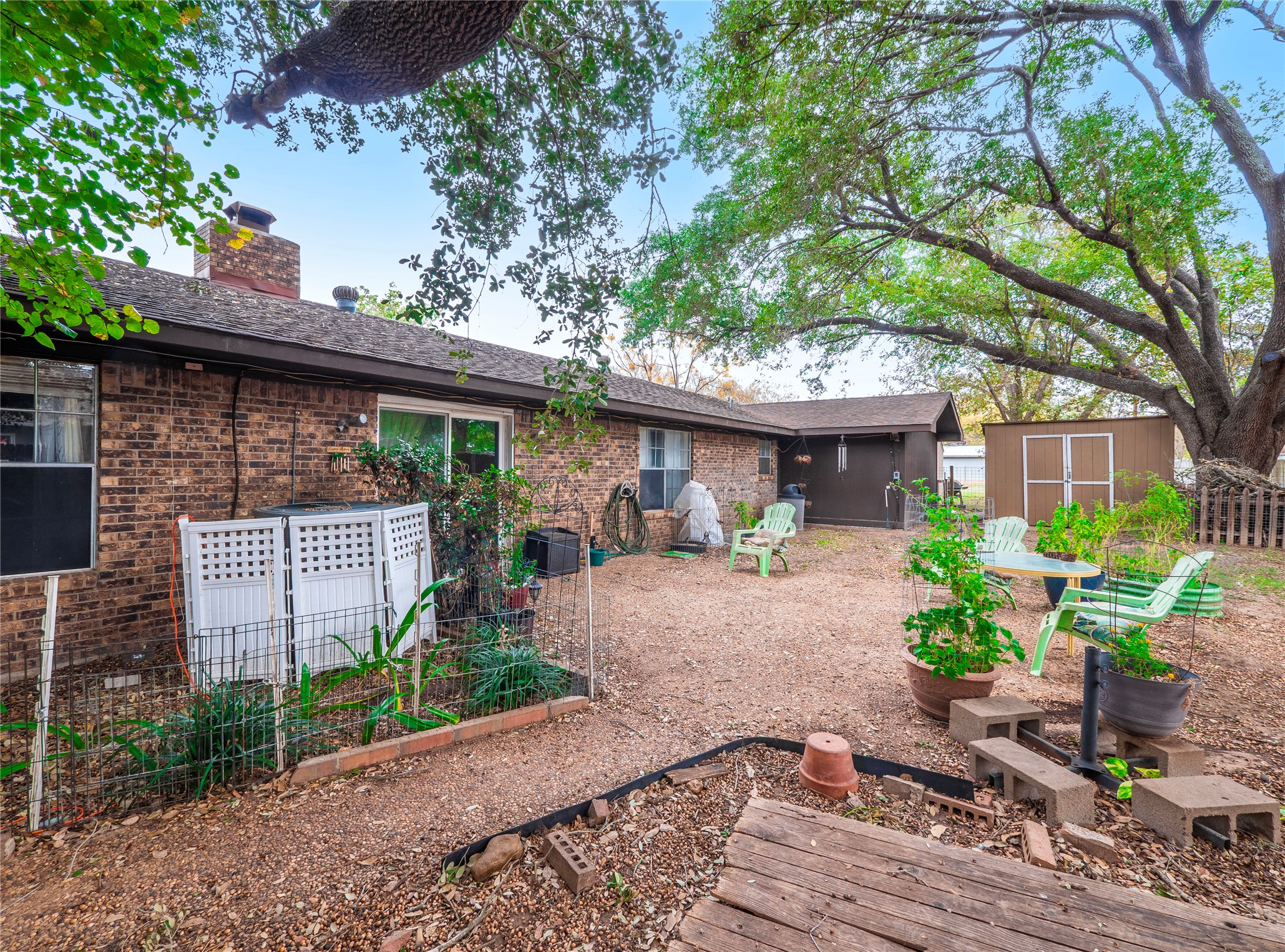 main property photo 38