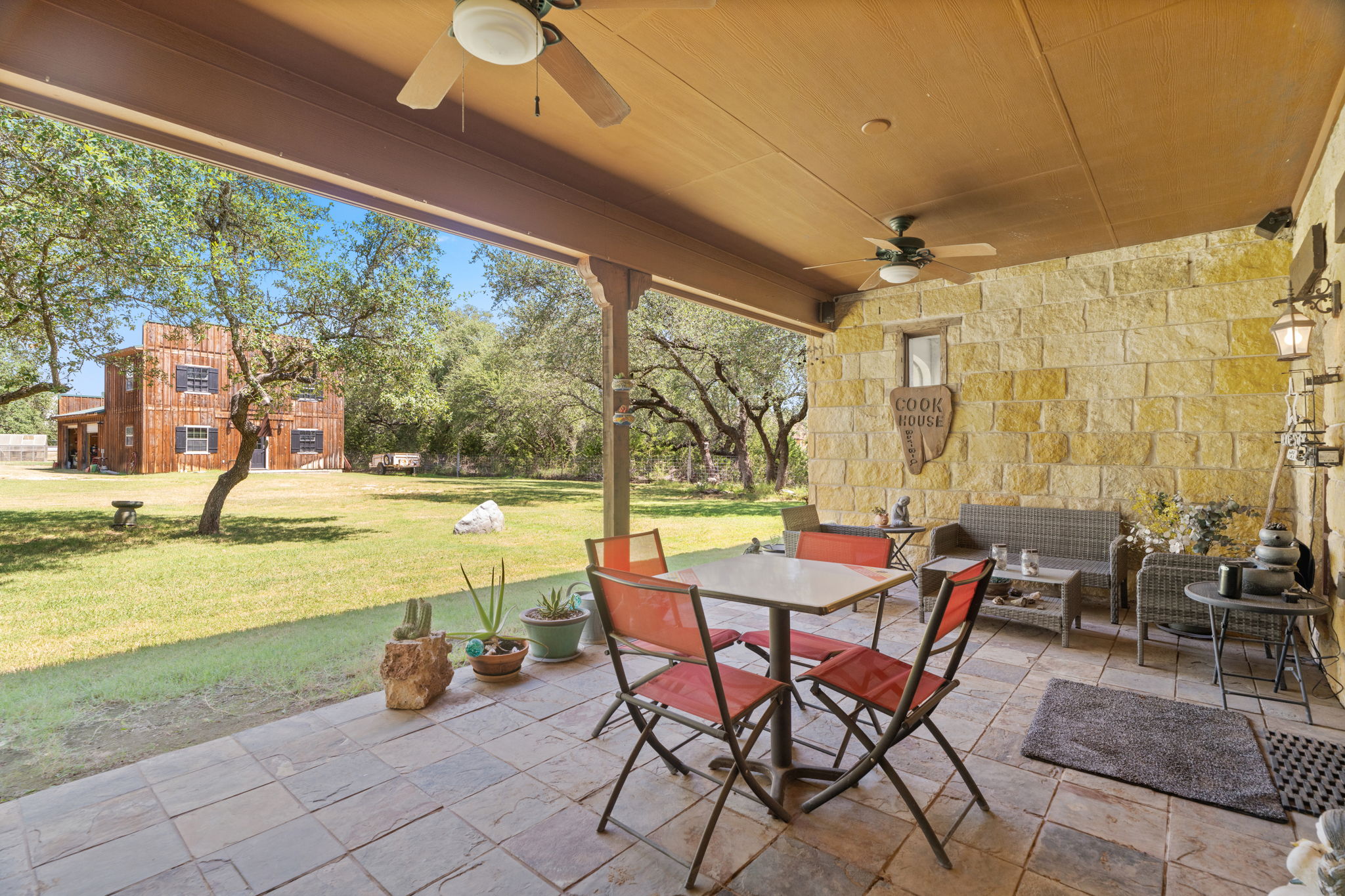 main property photo 17