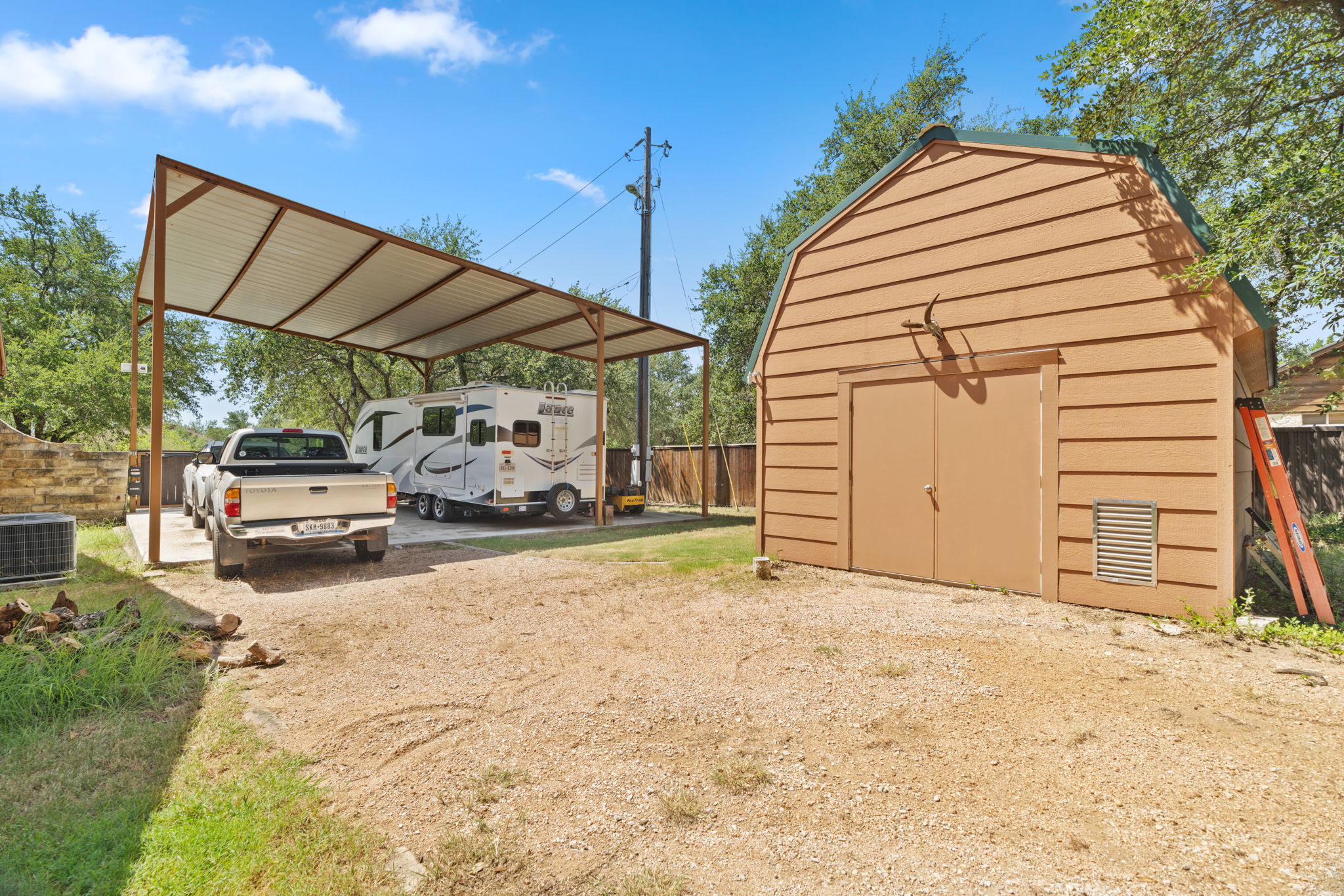 main property photo 20