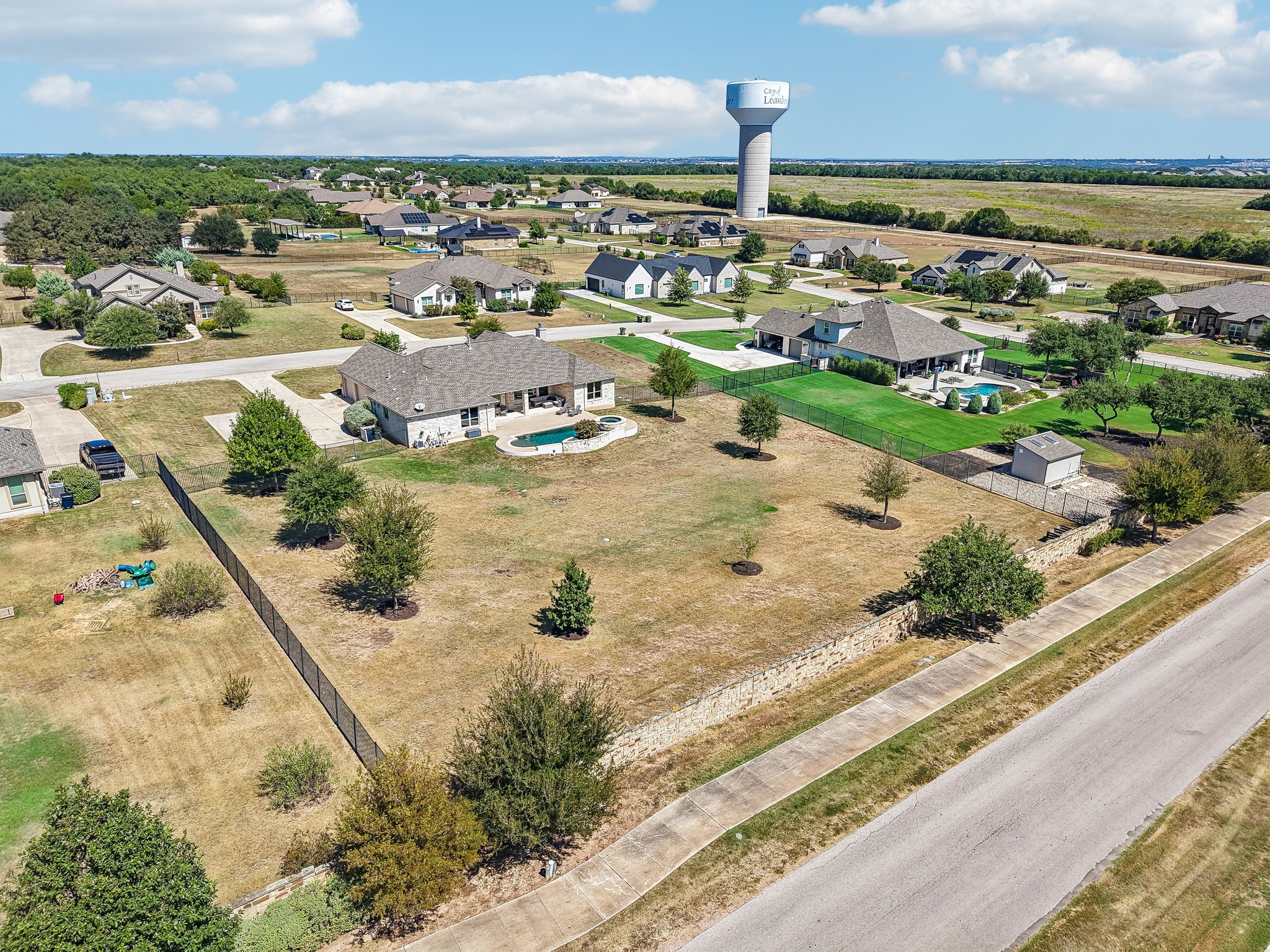 main property photo 34