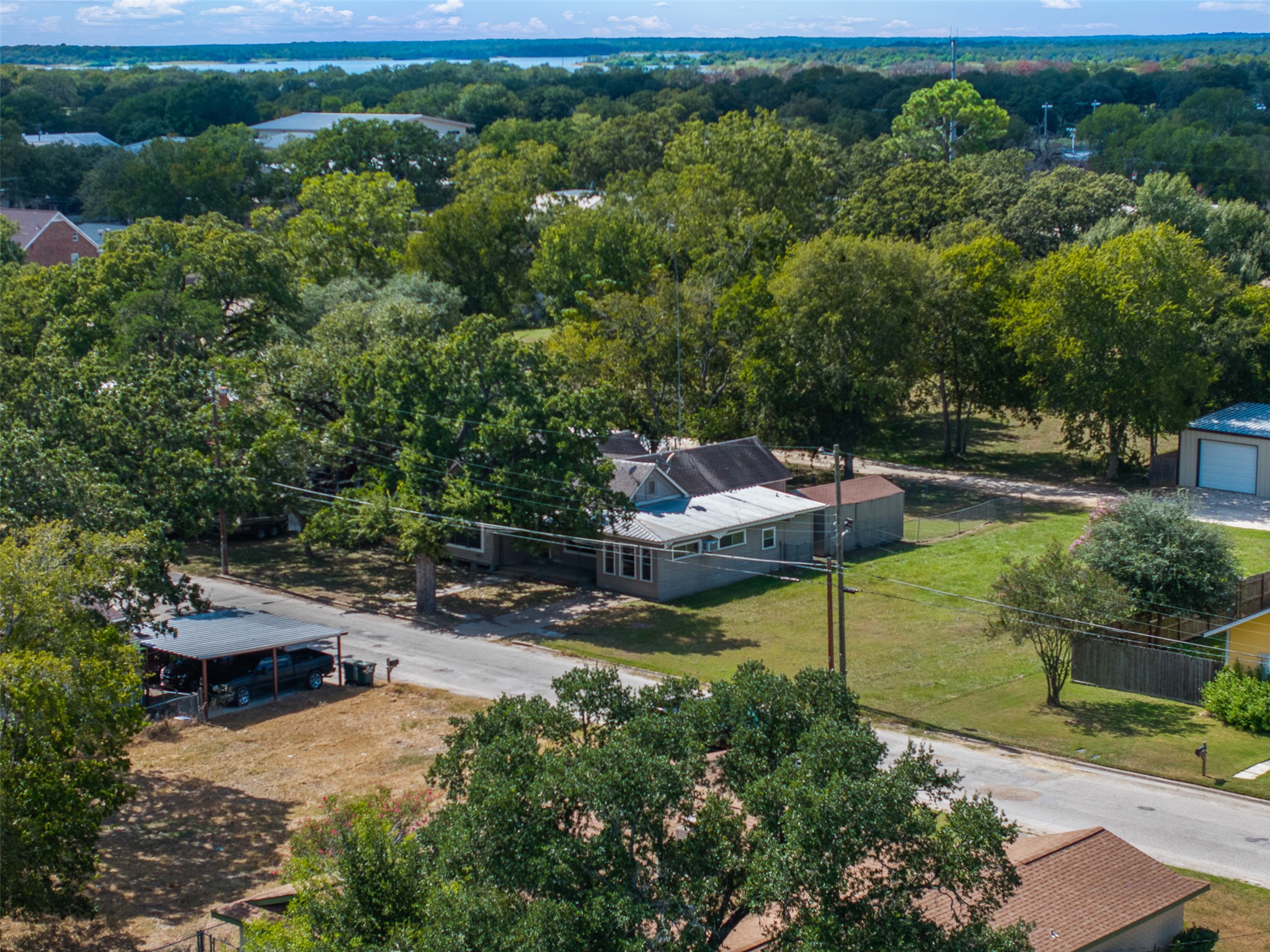 main property photo 32