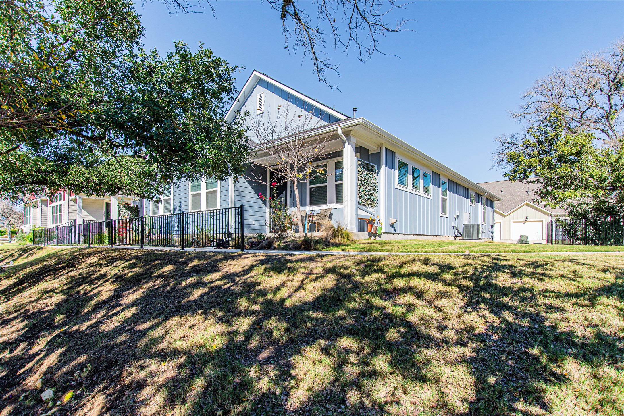 main property photo 19