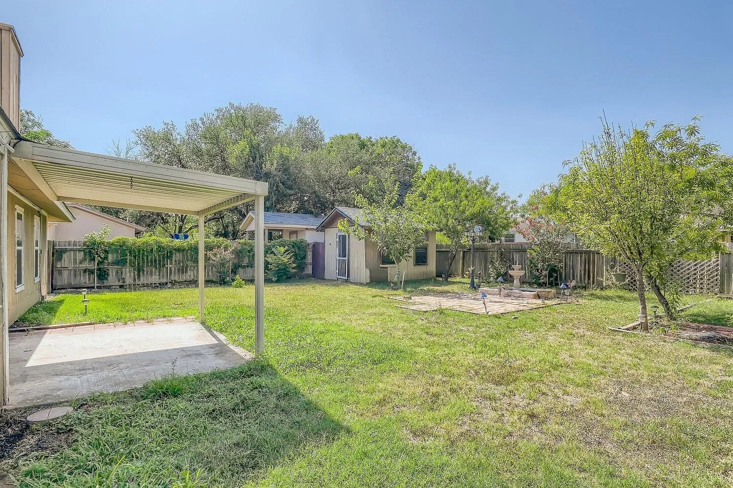 main property photo 10